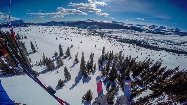 New wing works....glad it cleared the trees 👍🏻. Flying apparatuses are darn fun and addicting. Thanks to @justin_ebelheiser and Ice Pirates for the sled use. #fly #flying #visitsilverton #silverton #co #colorado #snow #ski #skiing #mountains #sanju