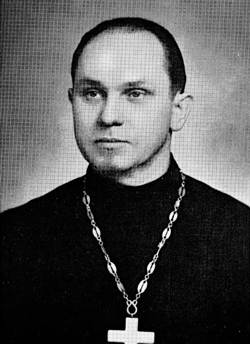 FrSurvillo.jpg