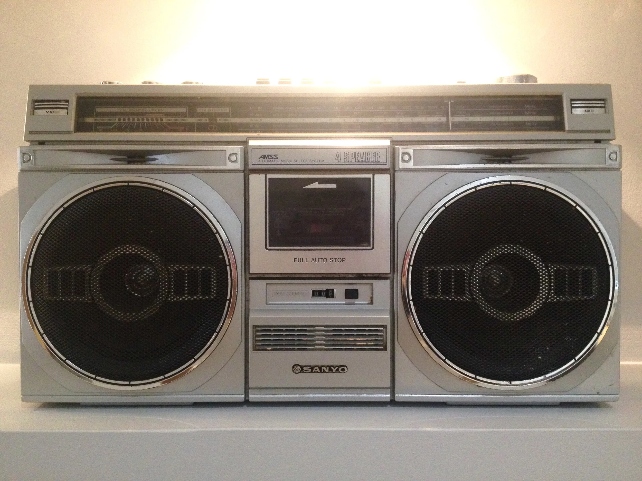 sanyo boombox.jpg