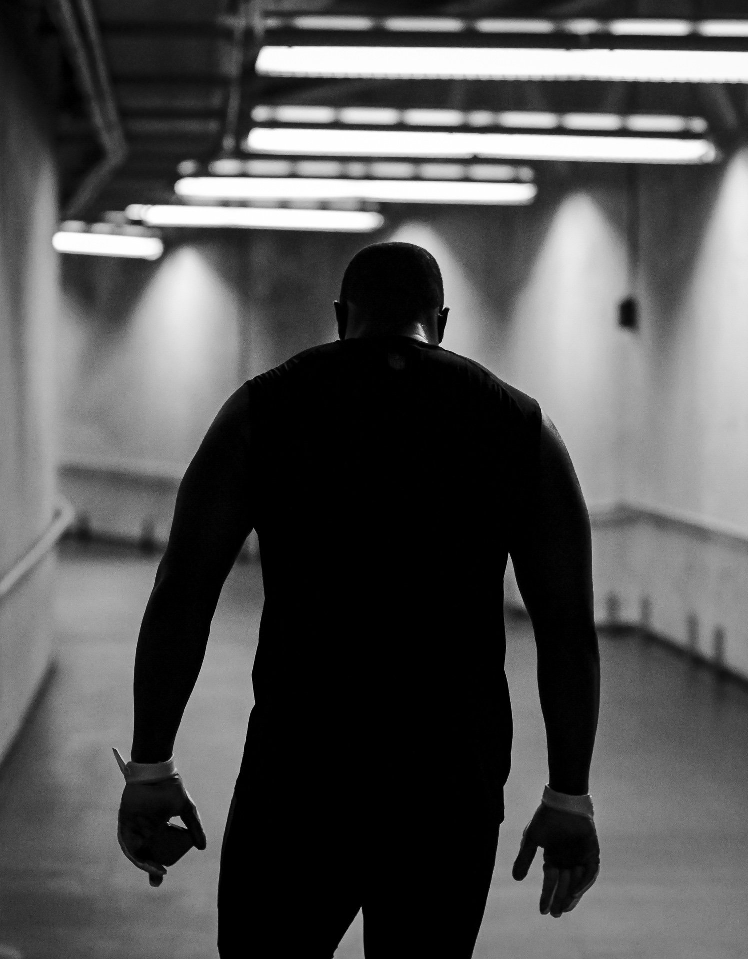  Atlanta Falcons defensive end Nick Thurman #91 walks through the tunnel before the game against the Detroit Lions at Ford Field in Detroit, Michigan on Friday, August 12, 2022. (Photo by Shanna Lockwood/Atlanta Falcons) 