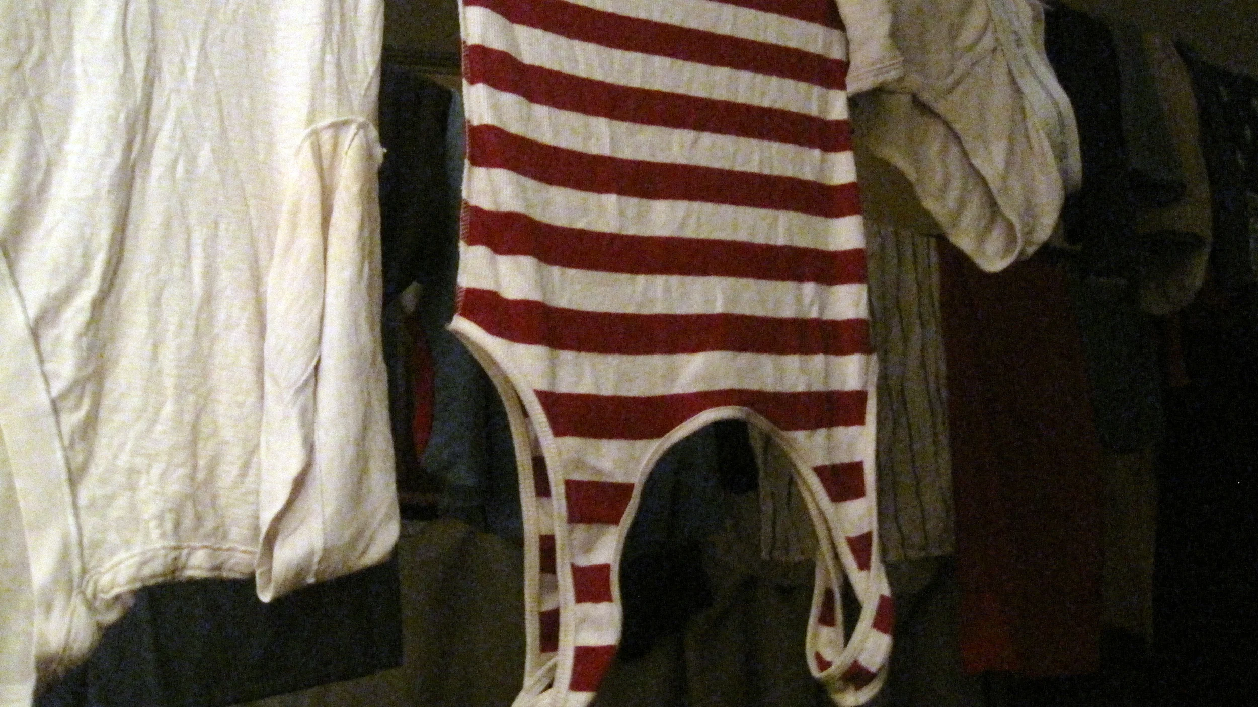 SEEING_RED_DETAIL15.JPG