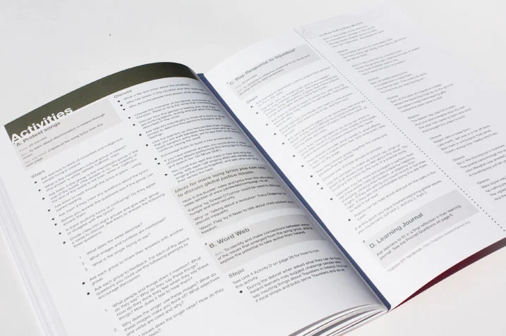 105_comhlamhbook.jpg