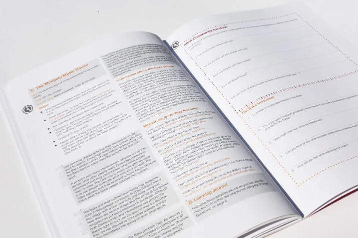 105_comhlamhbook3.jpg