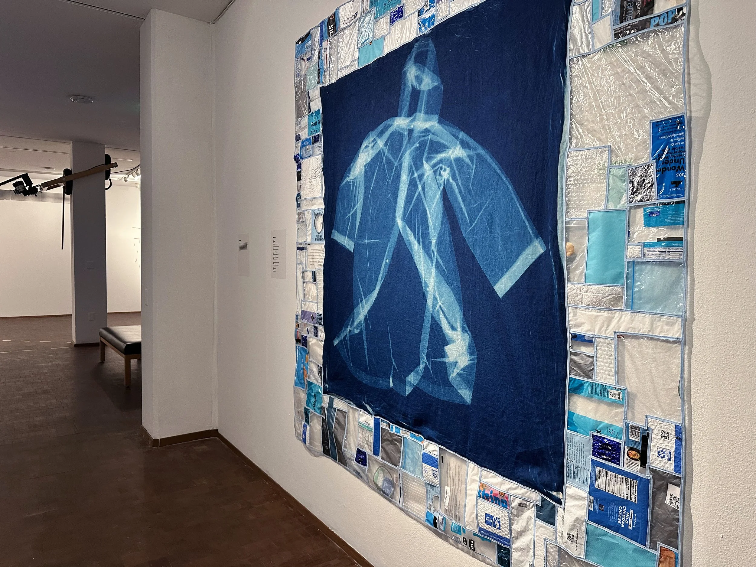 Comforter - gallery view