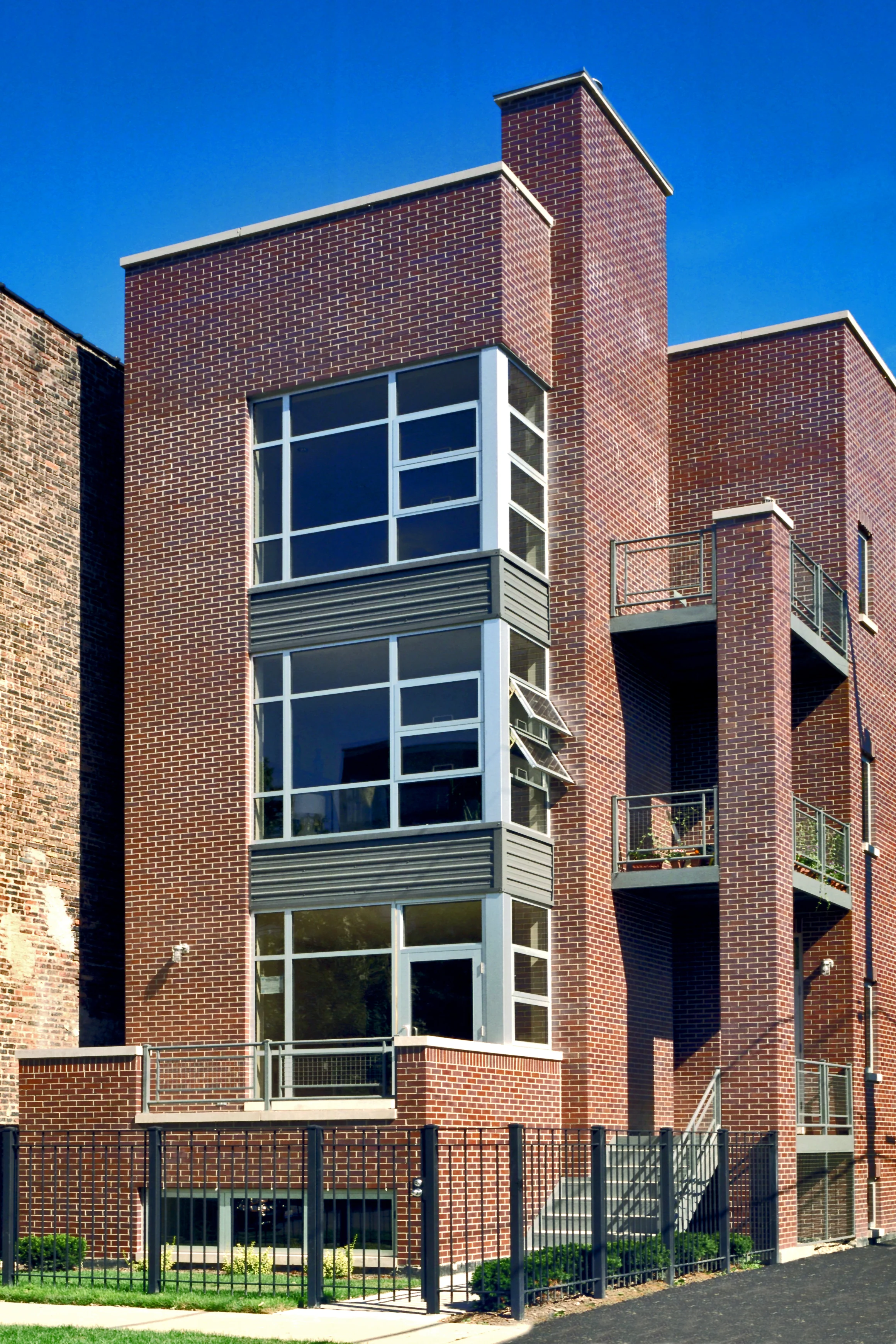 Crystal 2114W 01.jpg