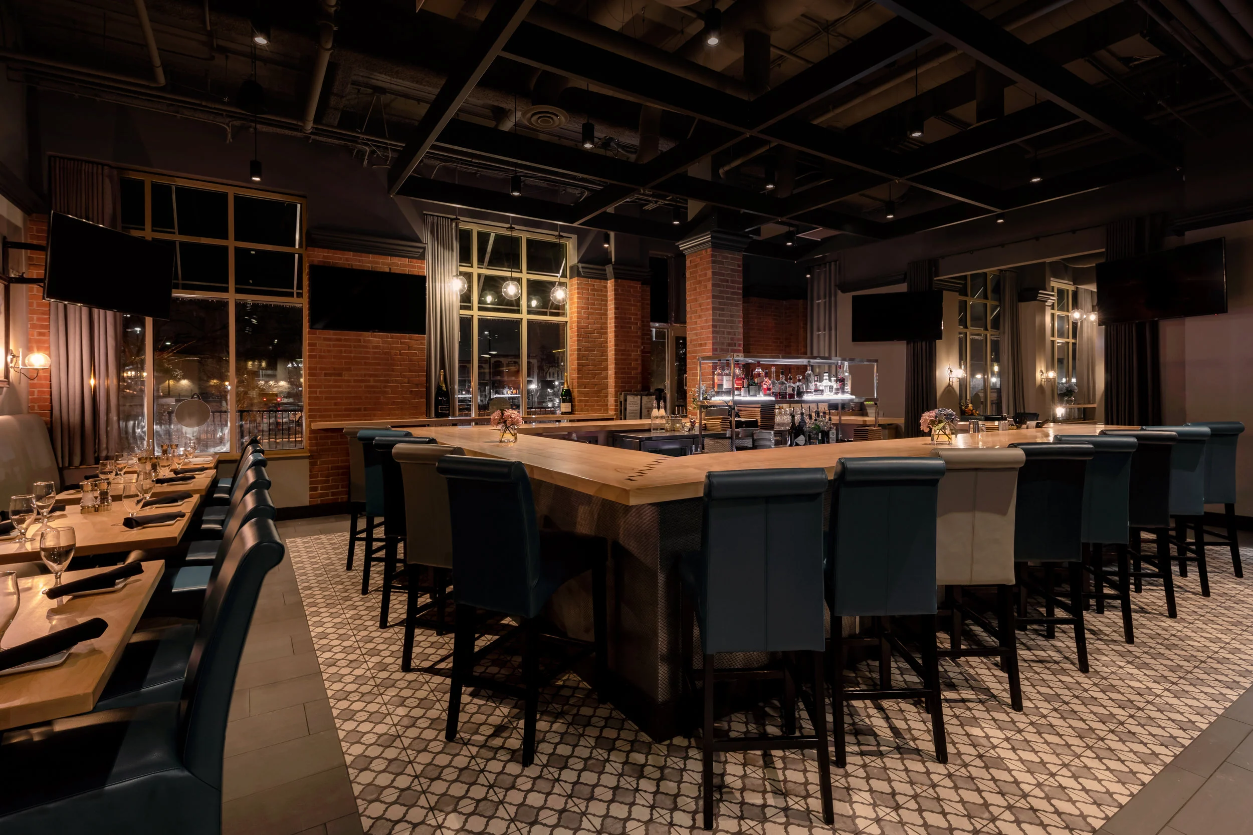 2-SixtyFour Wine Bar.JPG