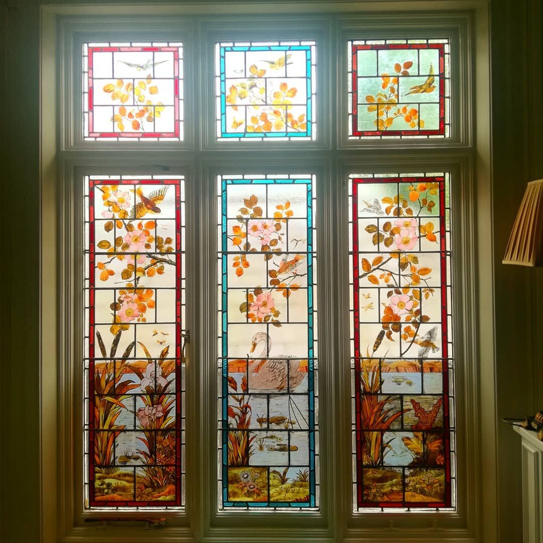 It was such a treat to work on some in-situ restoration on these amazing windows this week.
.
.
#stainedglasspainting #stainedglassrestorationproject #stainedglassrestoration #glassworker #vaultartist #vaultartiststudios #irishartist #restorationandc