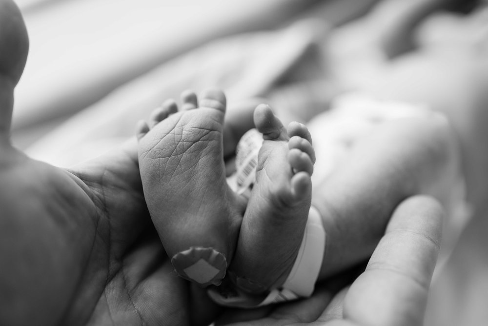 baby everett fresh 48 ashburn hospital newborn photography session-9.jpg