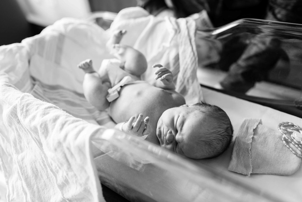 baby everett fresh 48 ashburn hospital newborn photography session-31.jpg