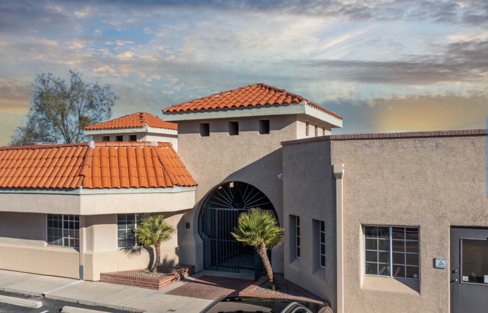 For Lease — VAST COMMERCIAL REAL ESTATE SOLUTIONS