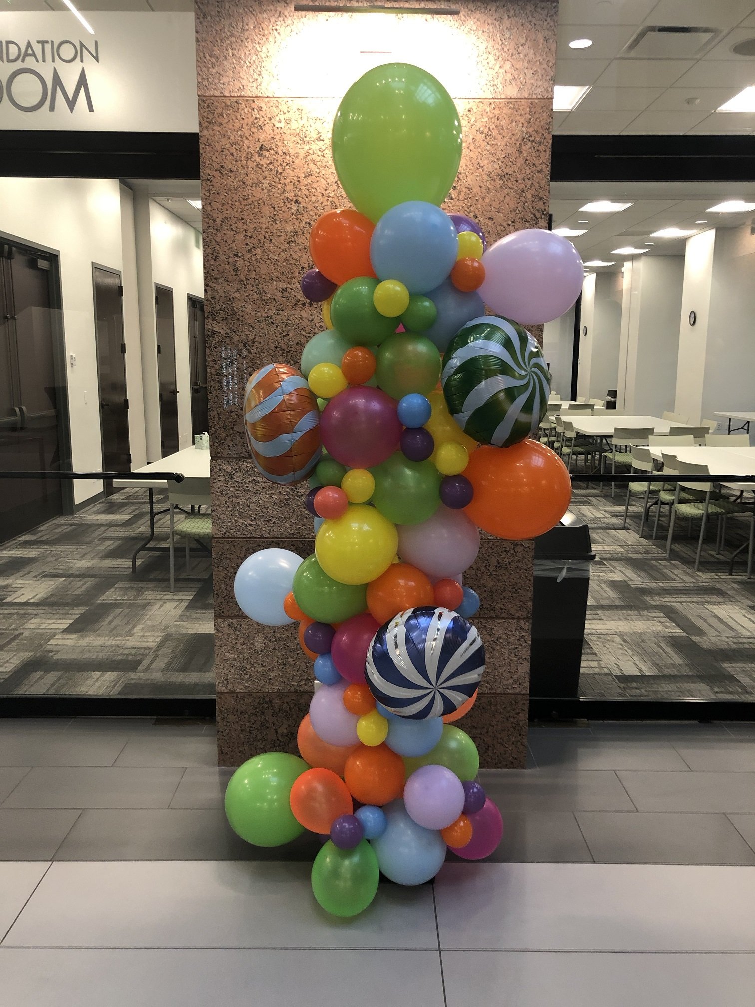 Organic Balloon Column w/Candy