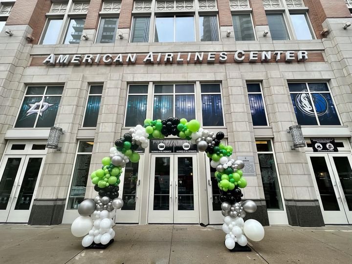 Outdoor Organic Balloon Arch 