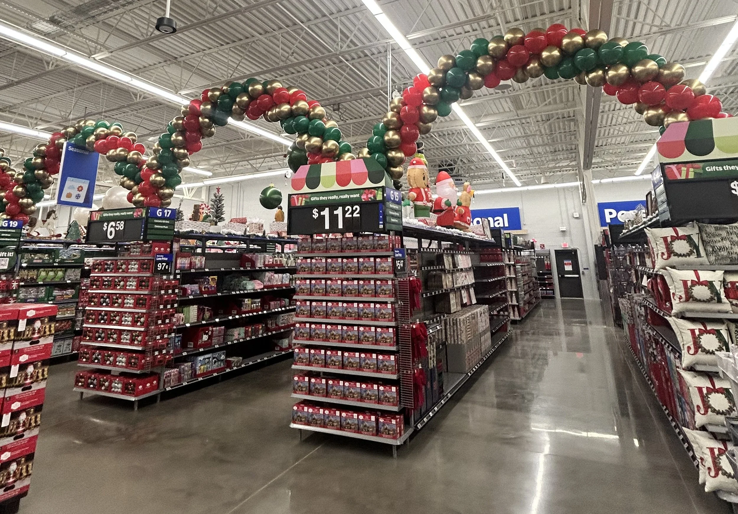 Holiday Theme Arch 