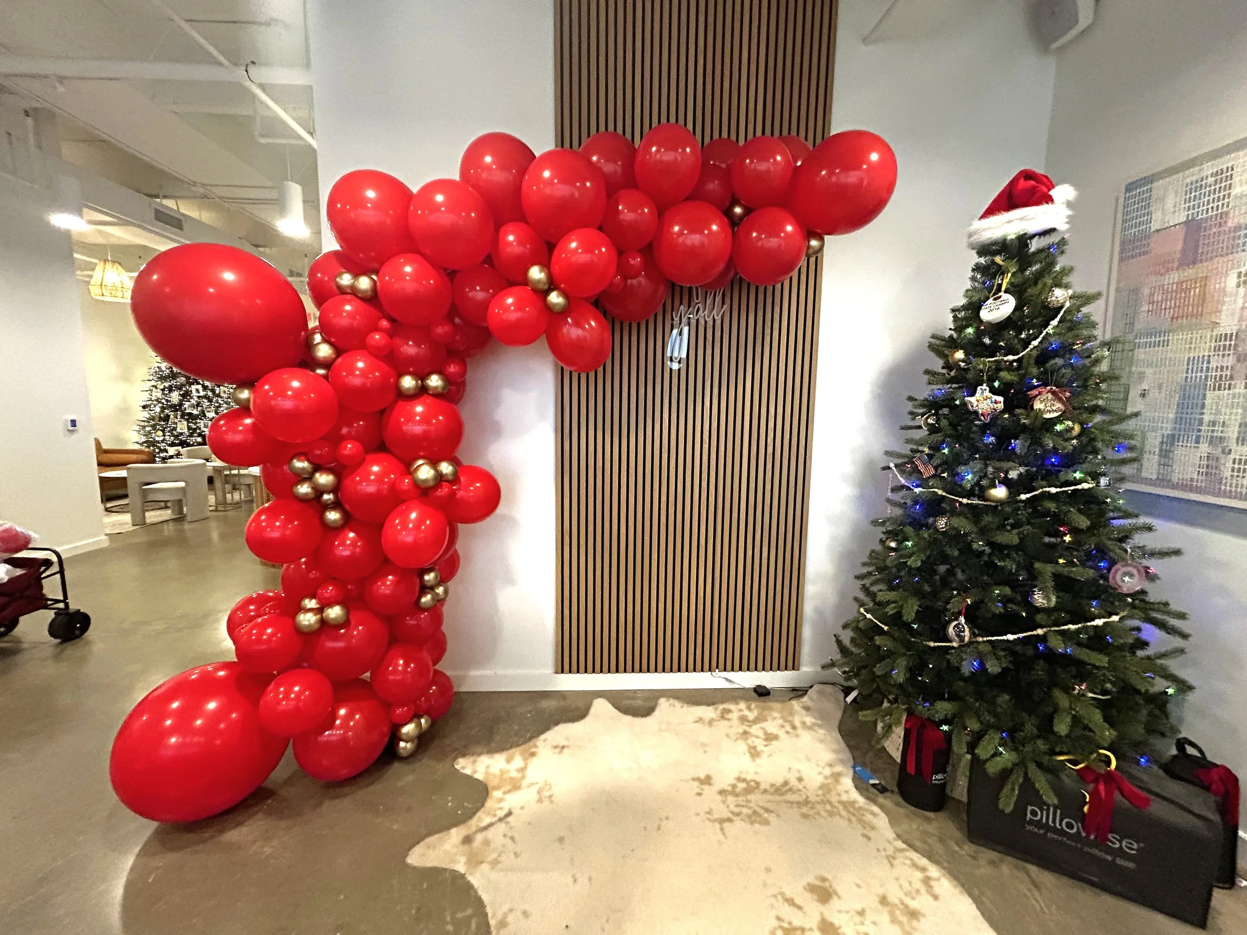 Holiday Theme Organic Half Arch