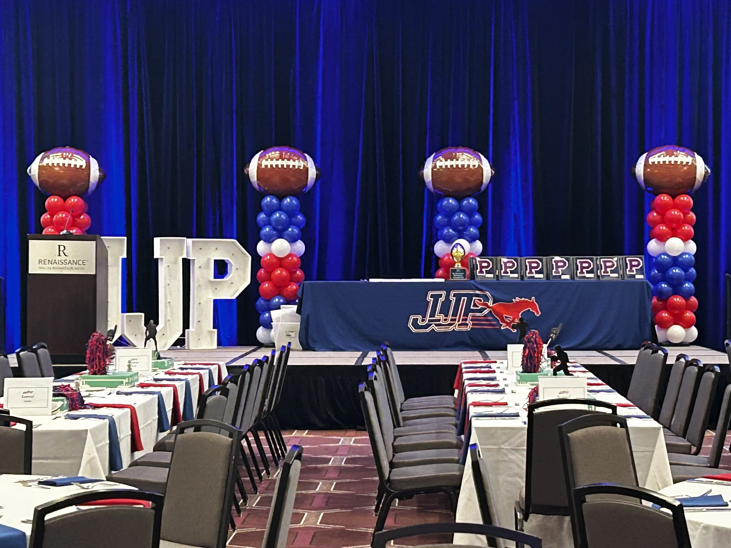 Football Theme Balloon Columns 