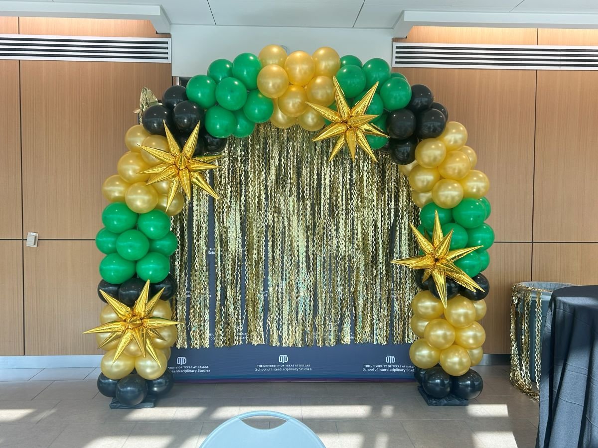 Starburst Balloon Arch 