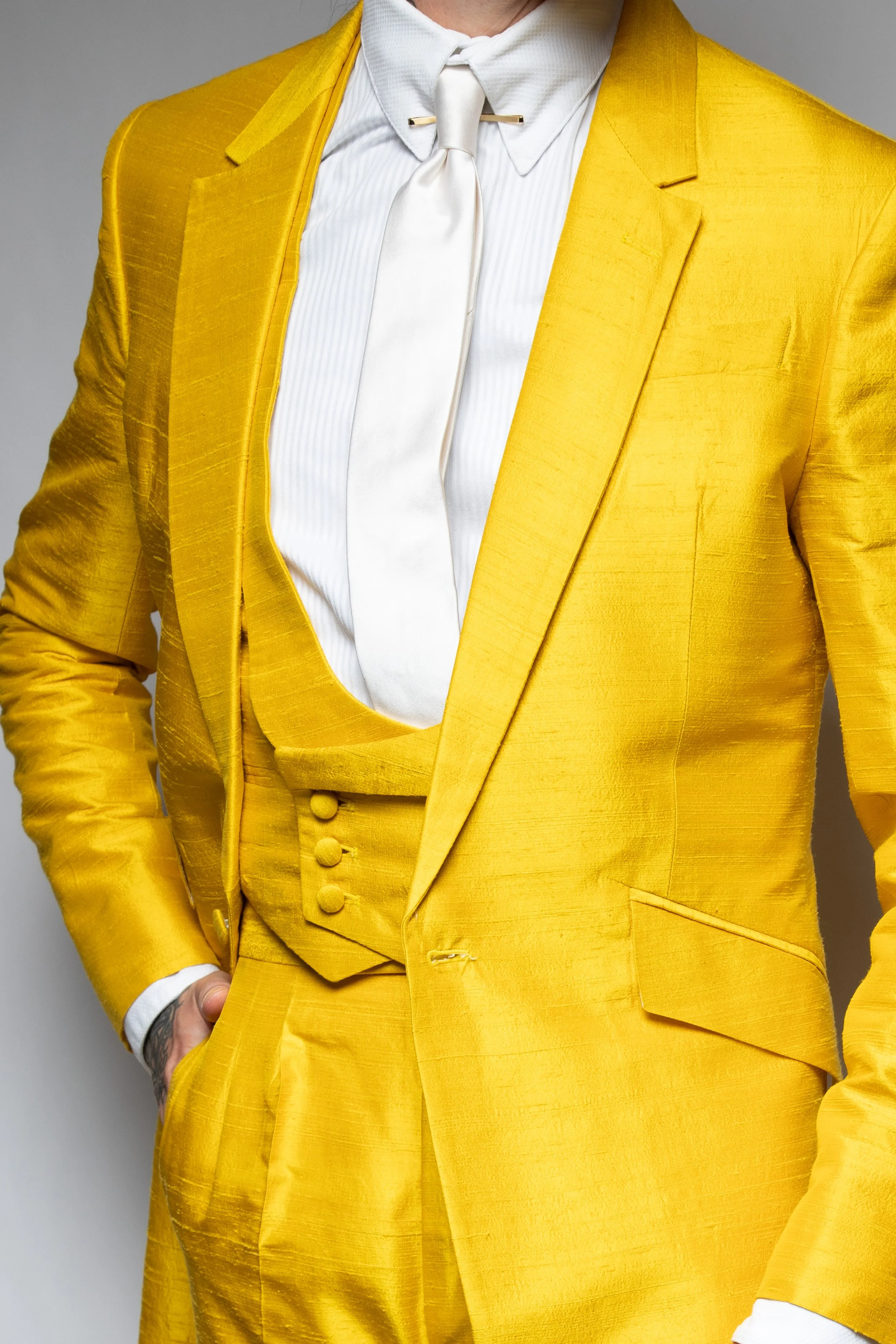 YELLOW SUIT 4.jpg
