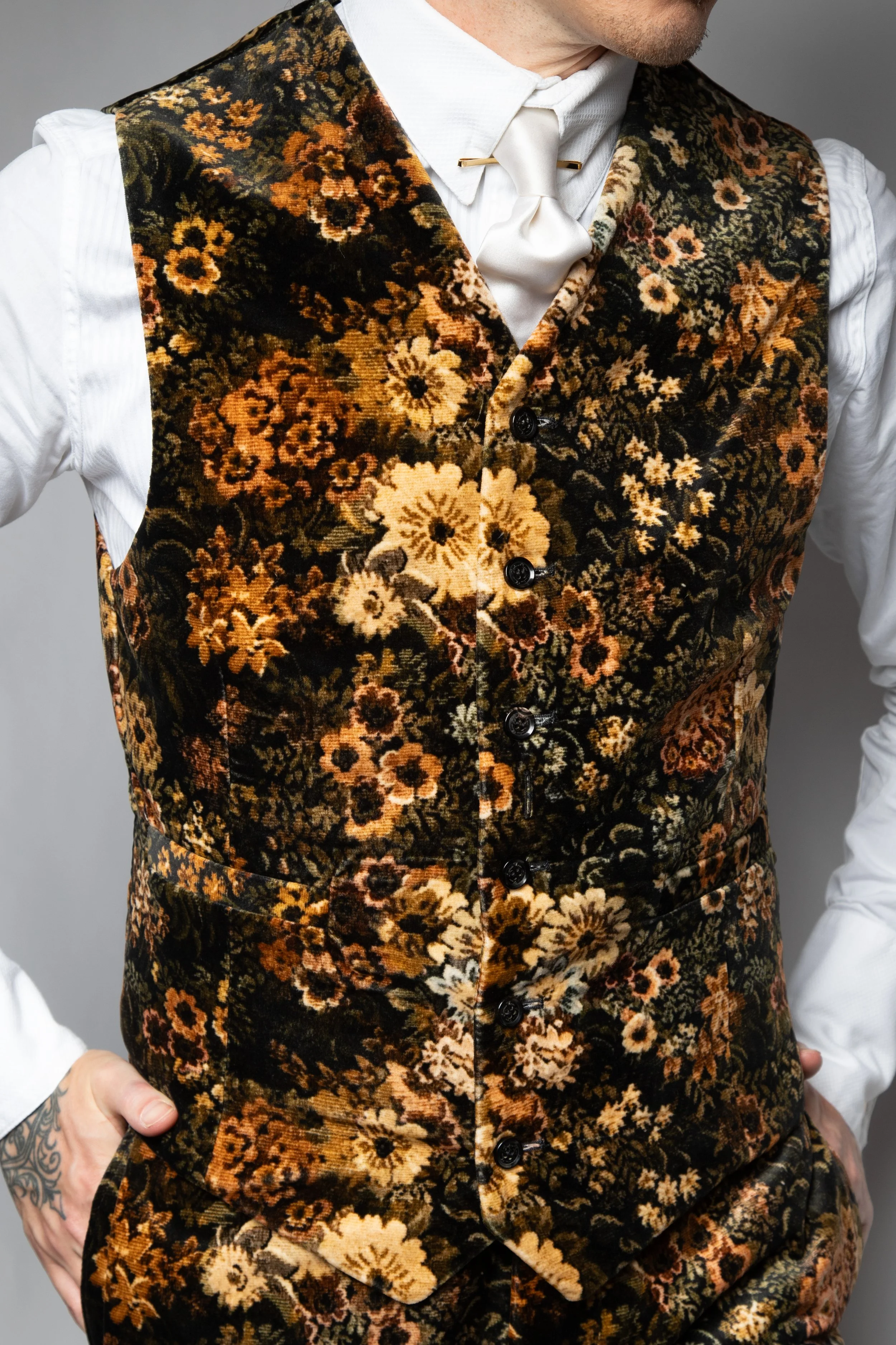PRINT FLORAL VELVET WAISTCOAT 2.jpg