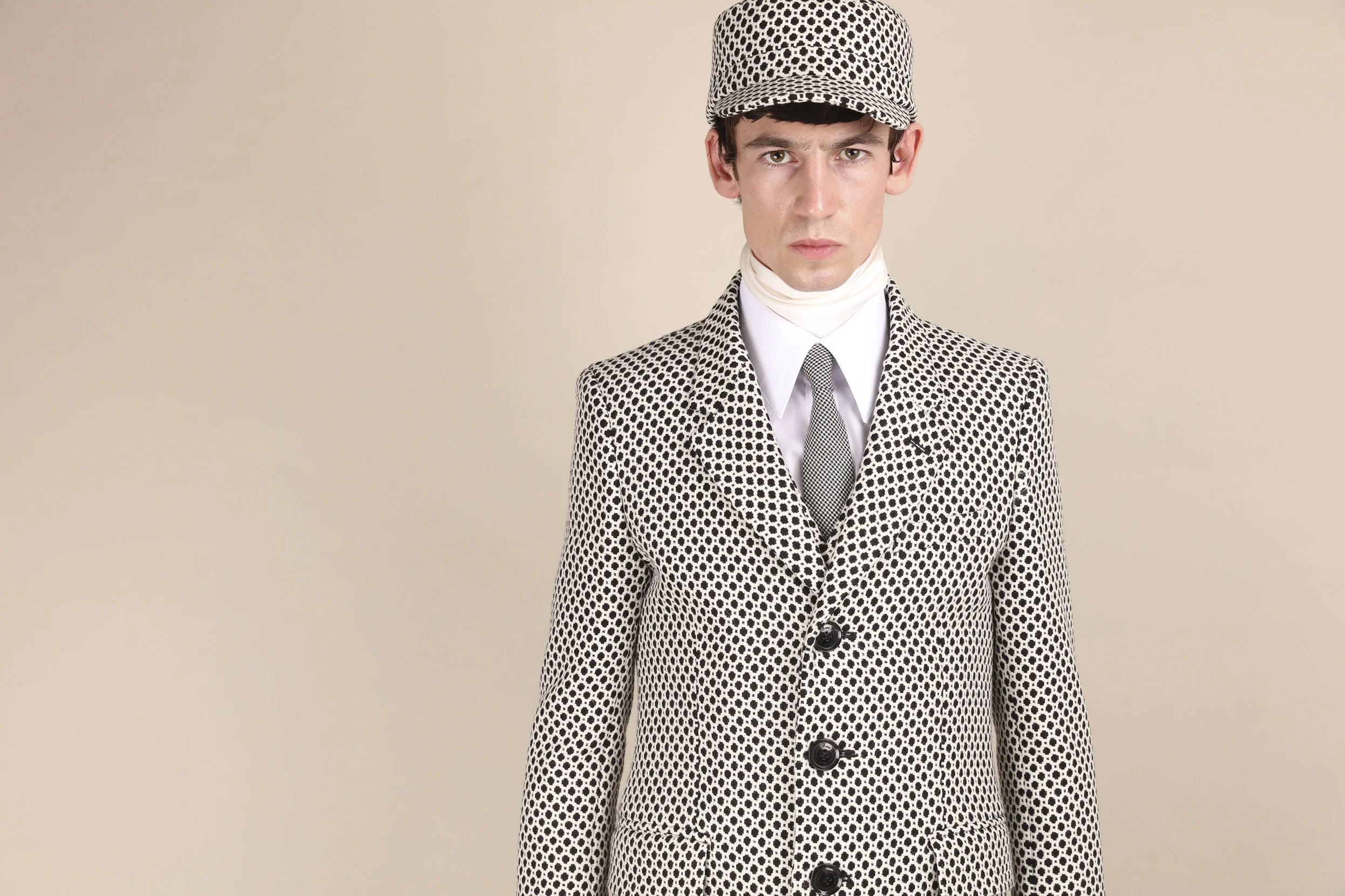 HOUNDSTOOTH SPOT COAT 6 .jpg