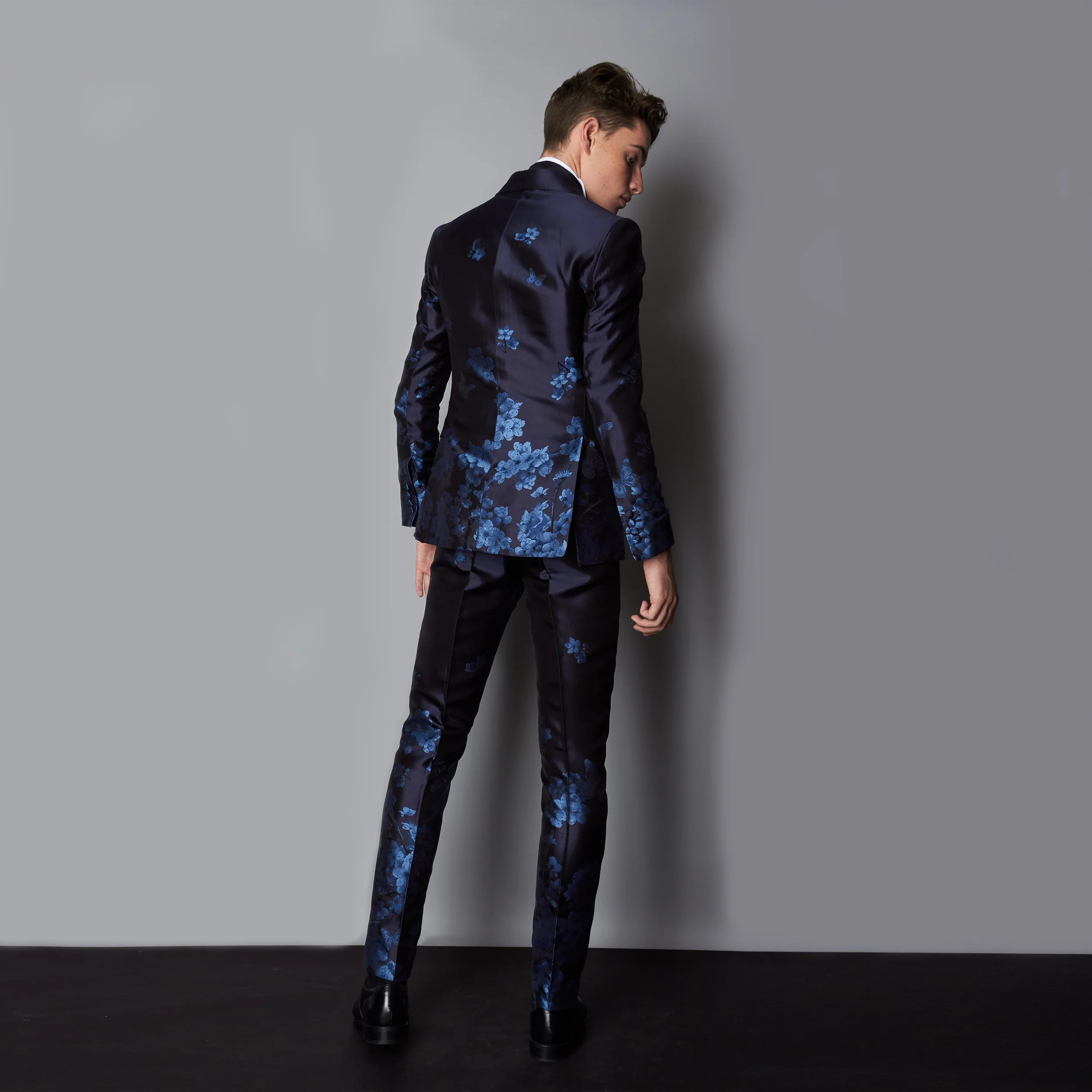 blue falling blossom back full.jpg