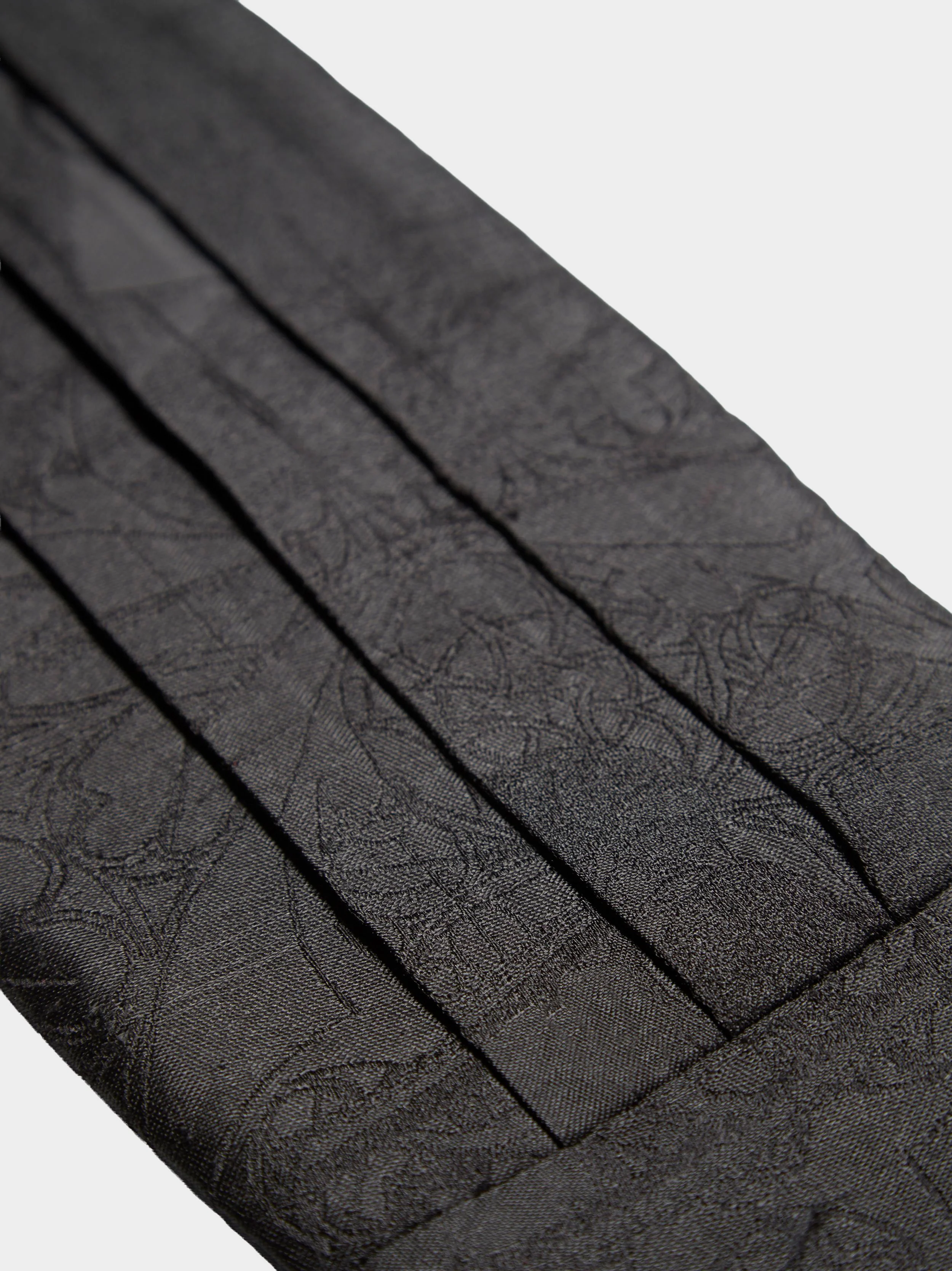 'Black 3 Tailors Silk' Pleated Cummerbund diag.jpg