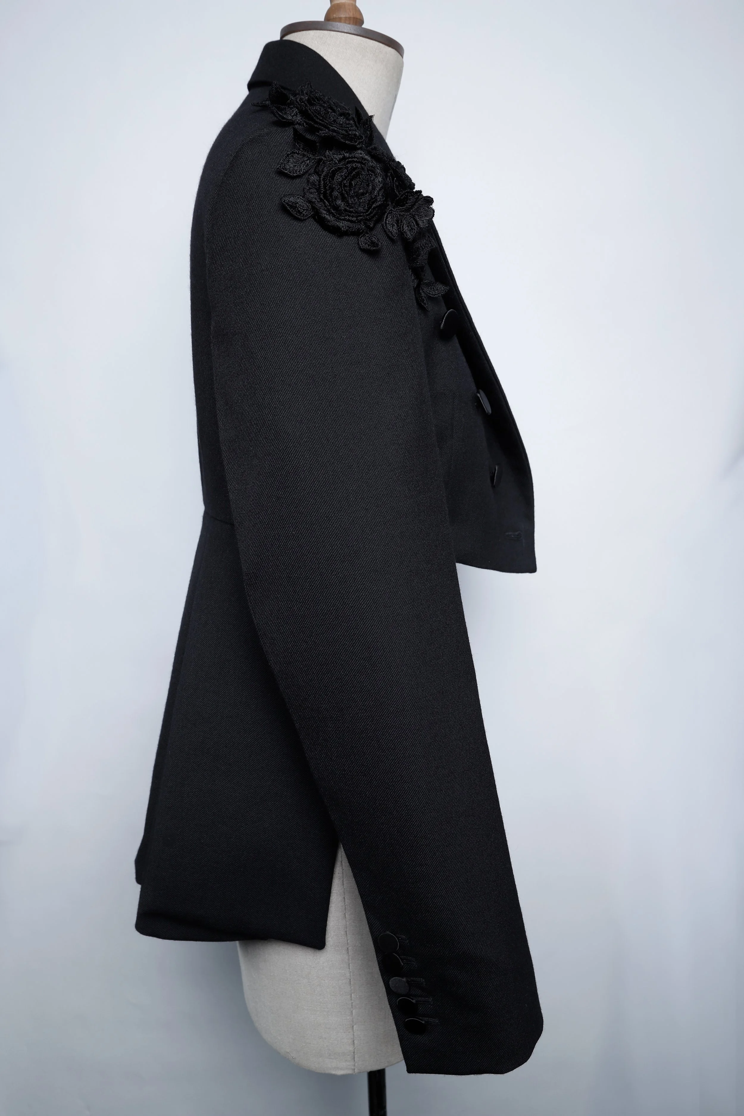 cropped black rose tails 4.jpg