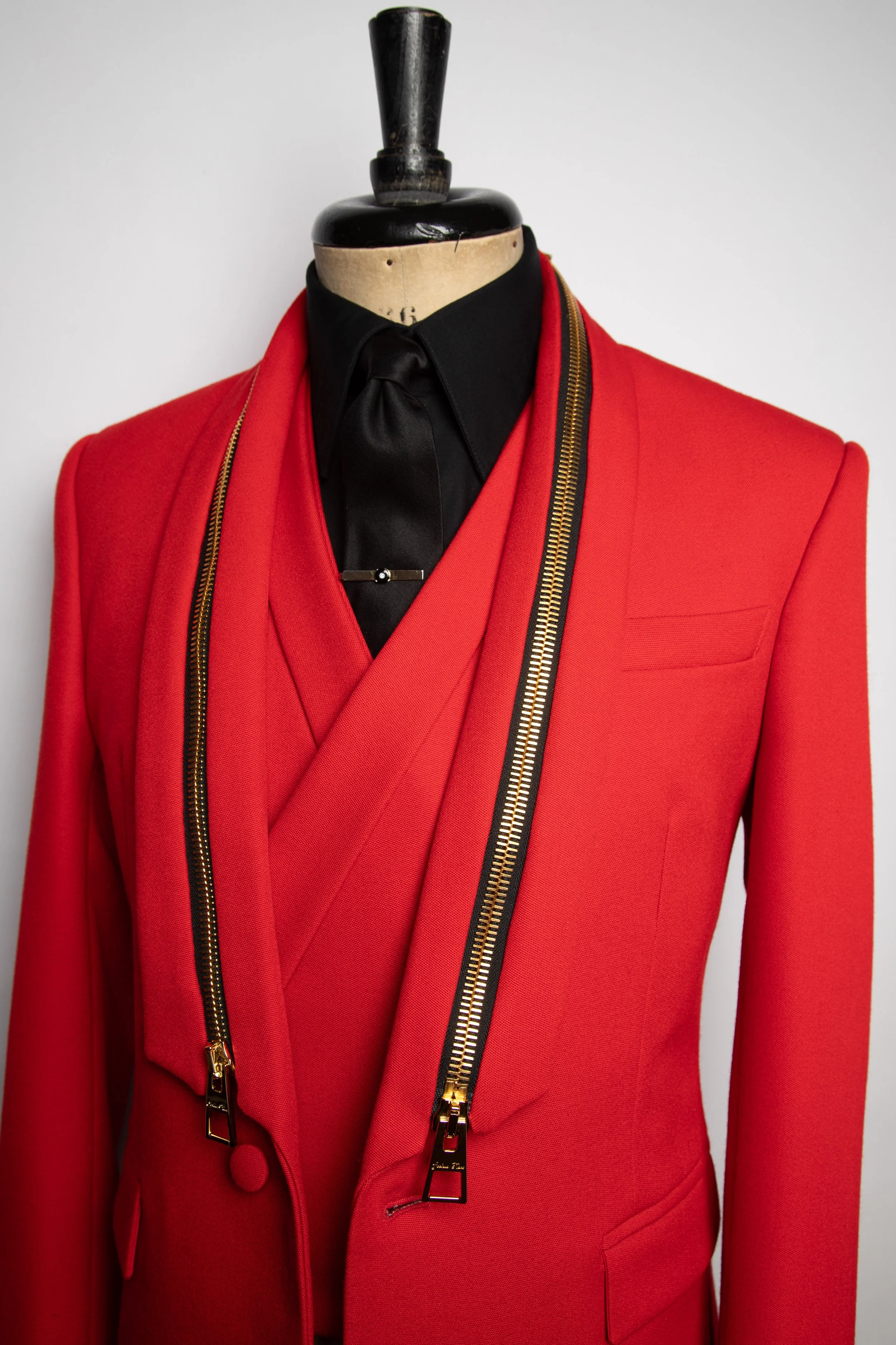 ZIP SUIT DETAIL 7.jpg