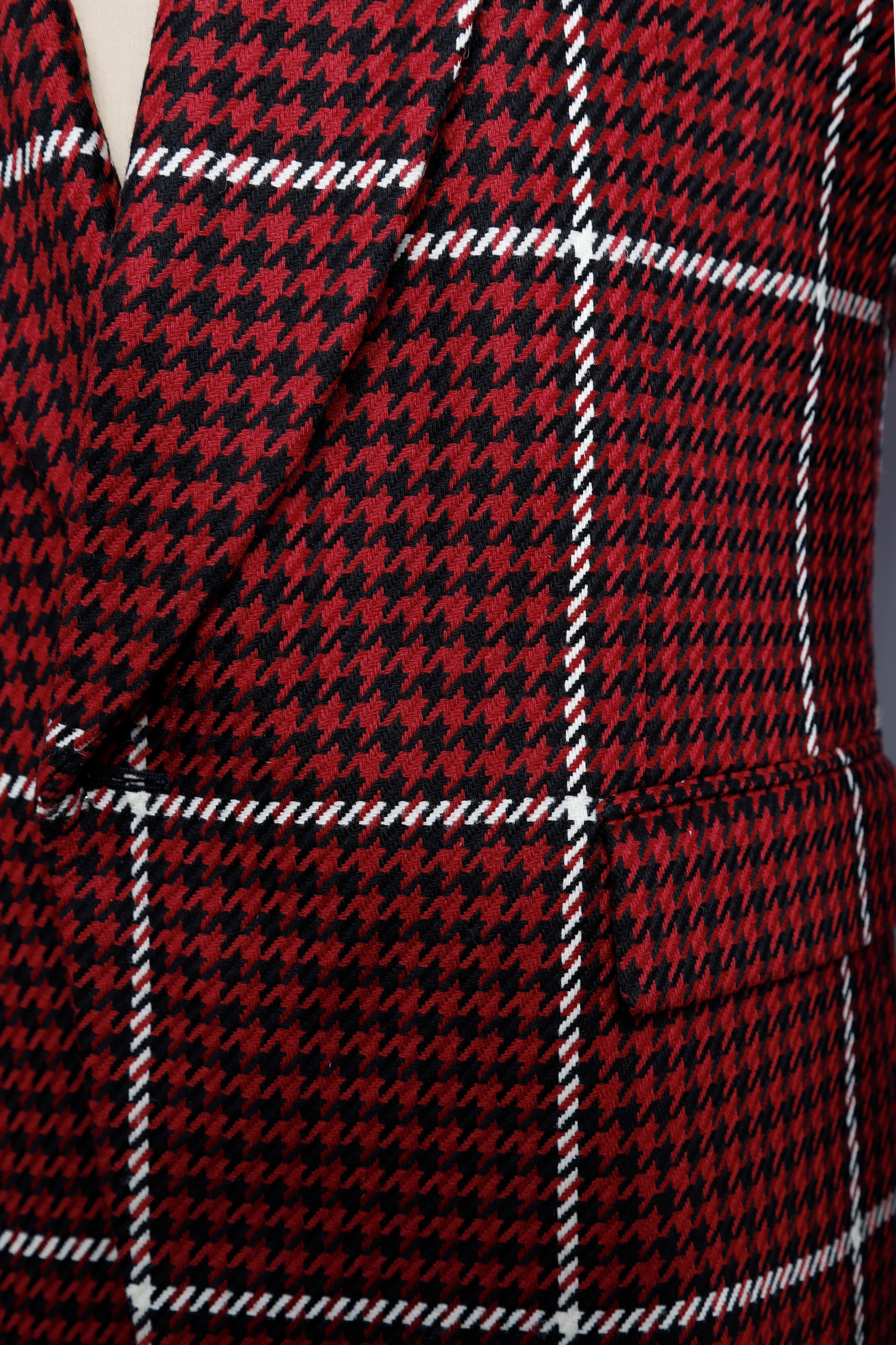 red houndstooth detail.jpg