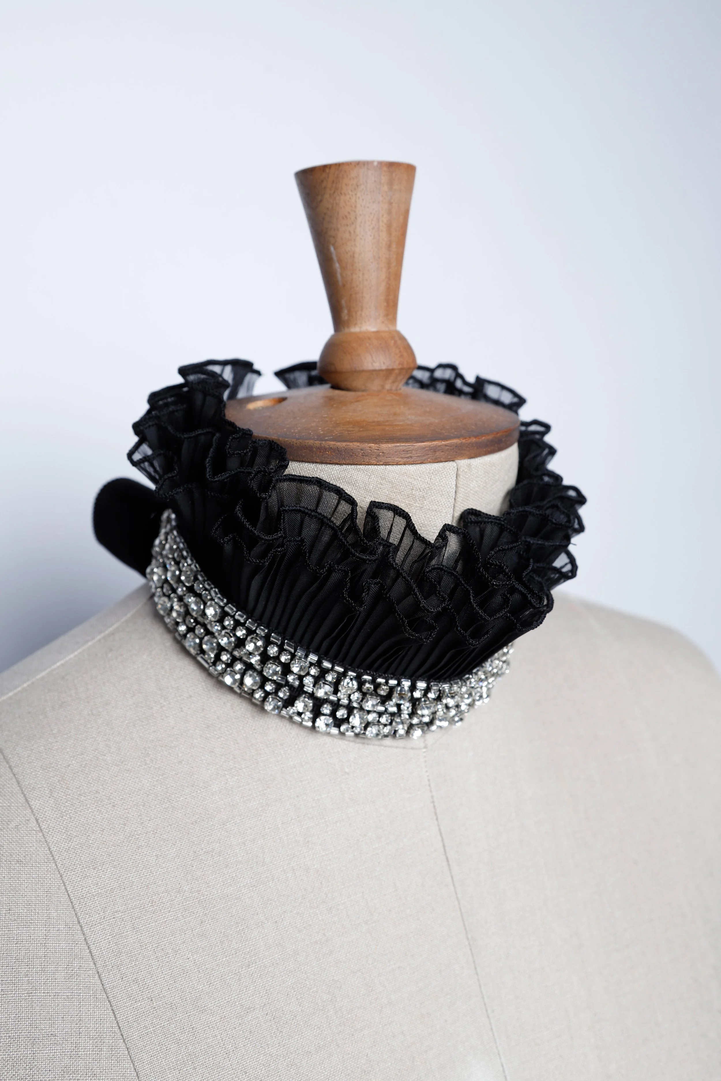black neck ruff 3:4.jpg