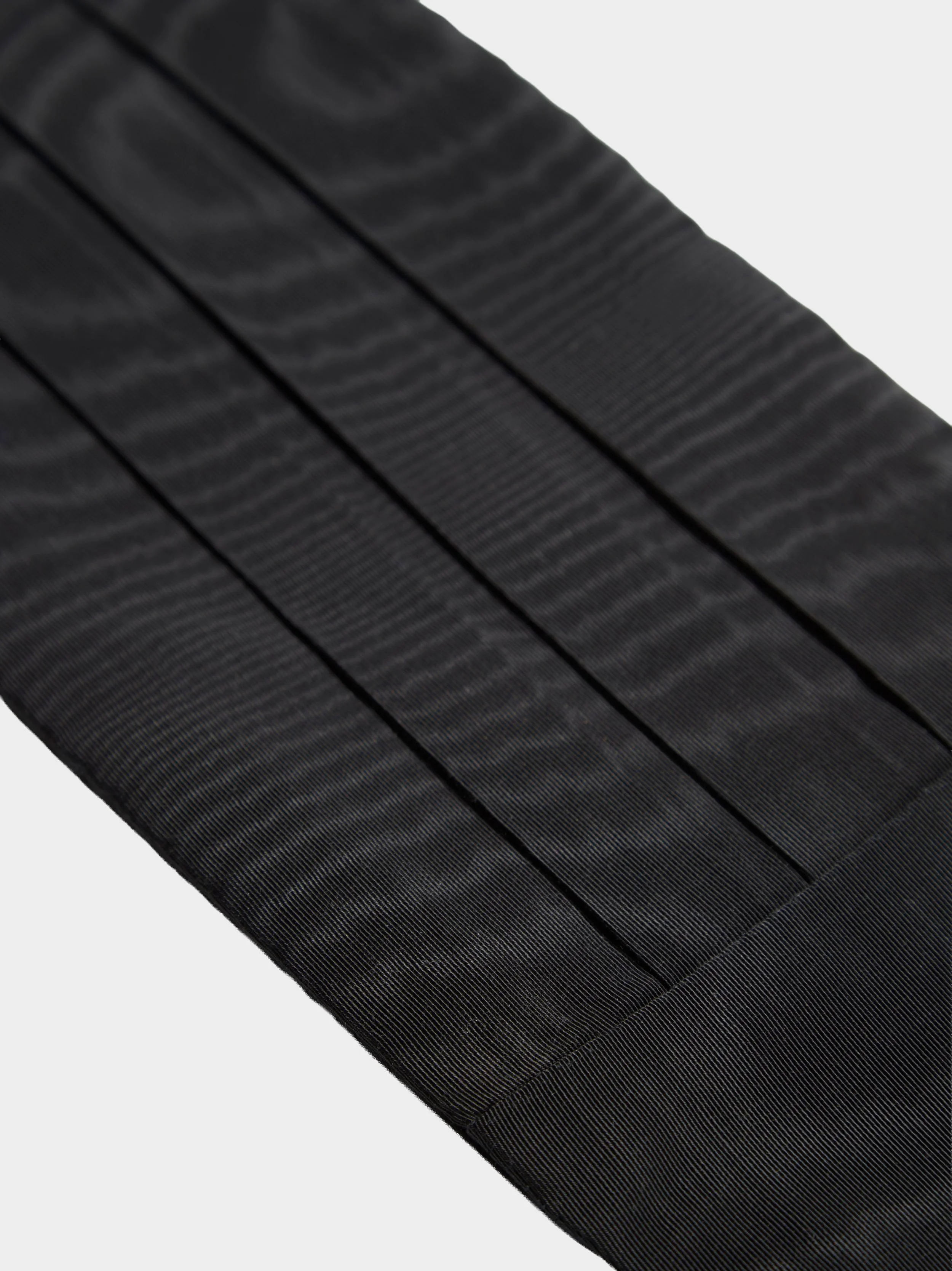 'Black Moiré' Pleated Cummerbund diag.jpg