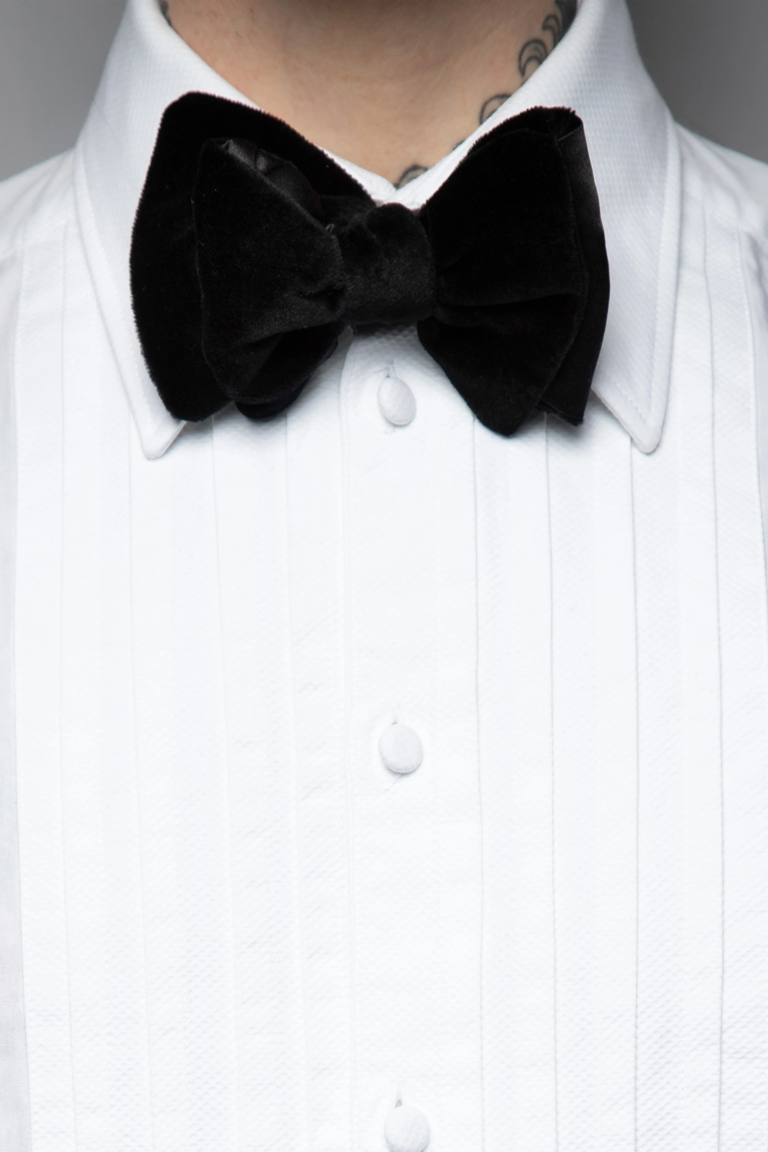 BLACK VELVET BOW TIE 3.jpg