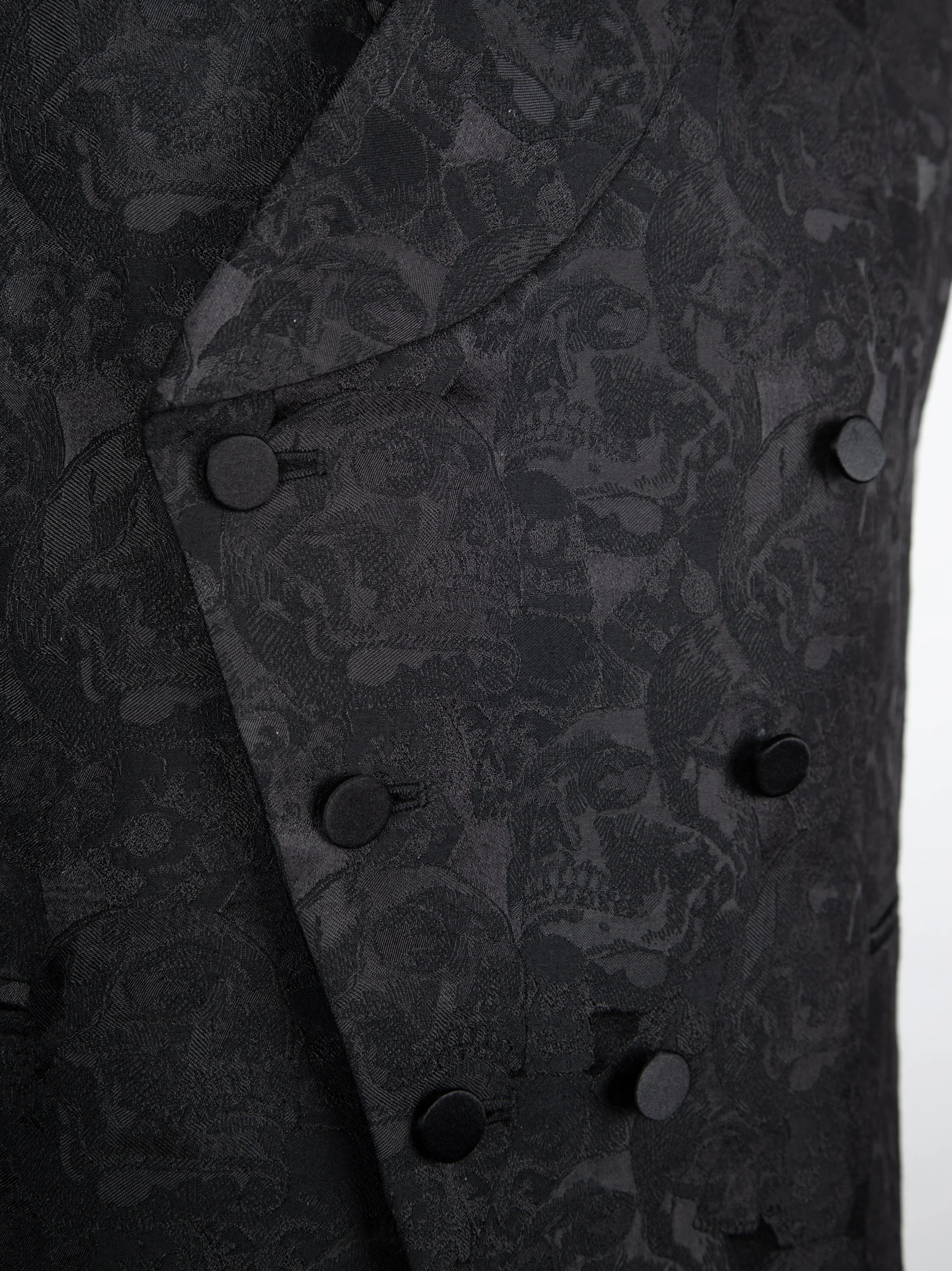 BLACK SKULLS WAISTCOAT detaik.jpg