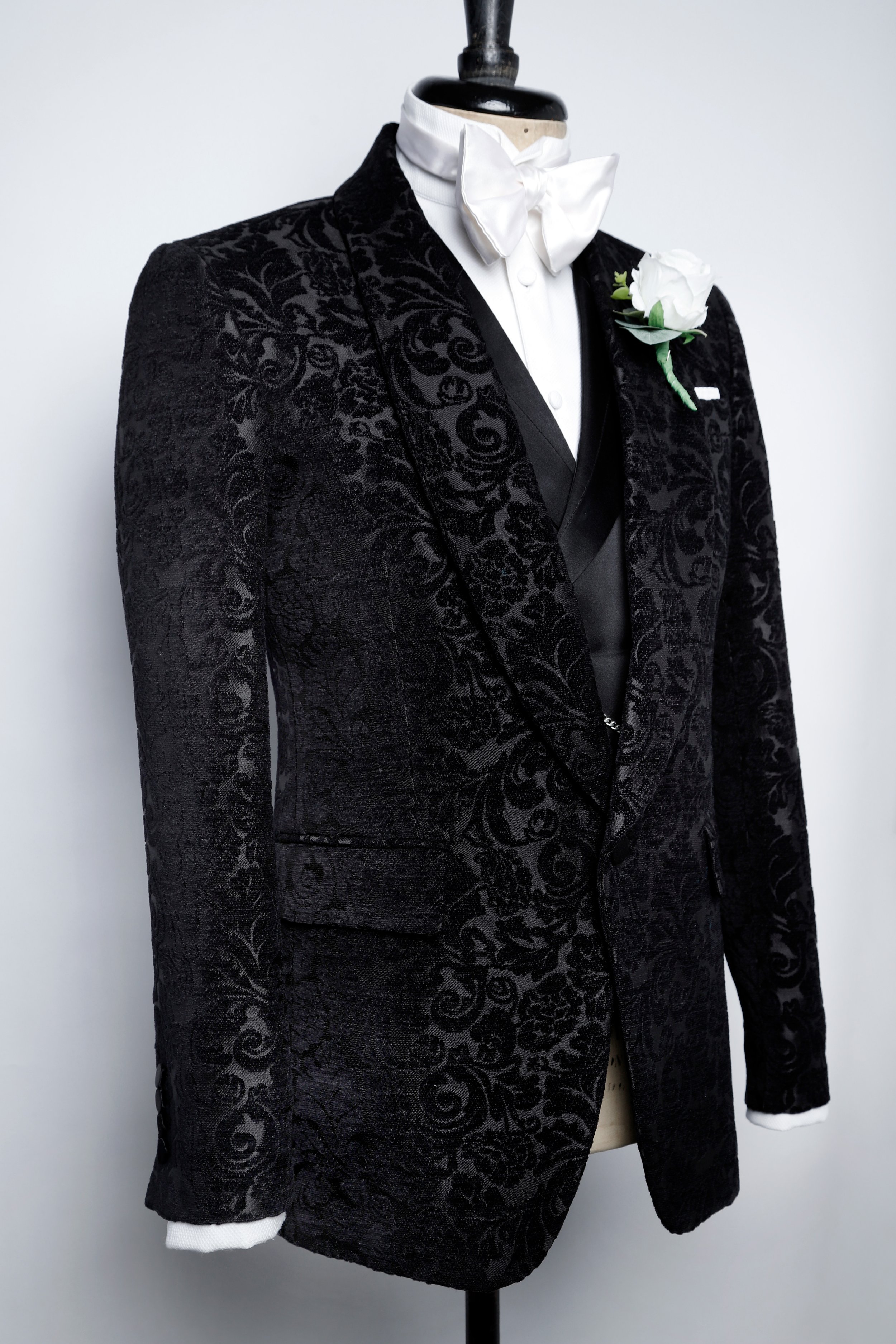 floral velvet jacket 1.jpg
