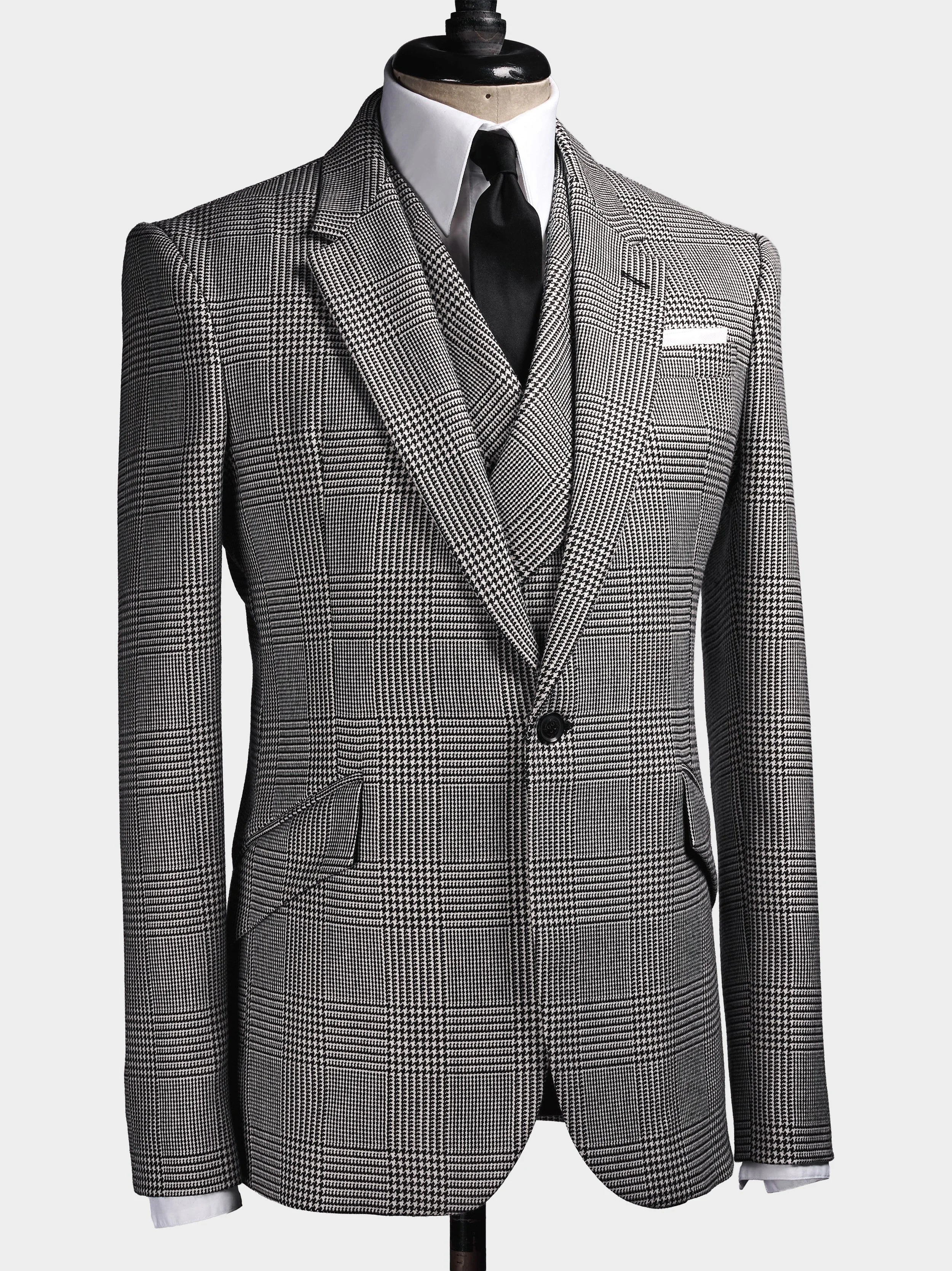 The Prince Of Wales Suitmannequin.jpg