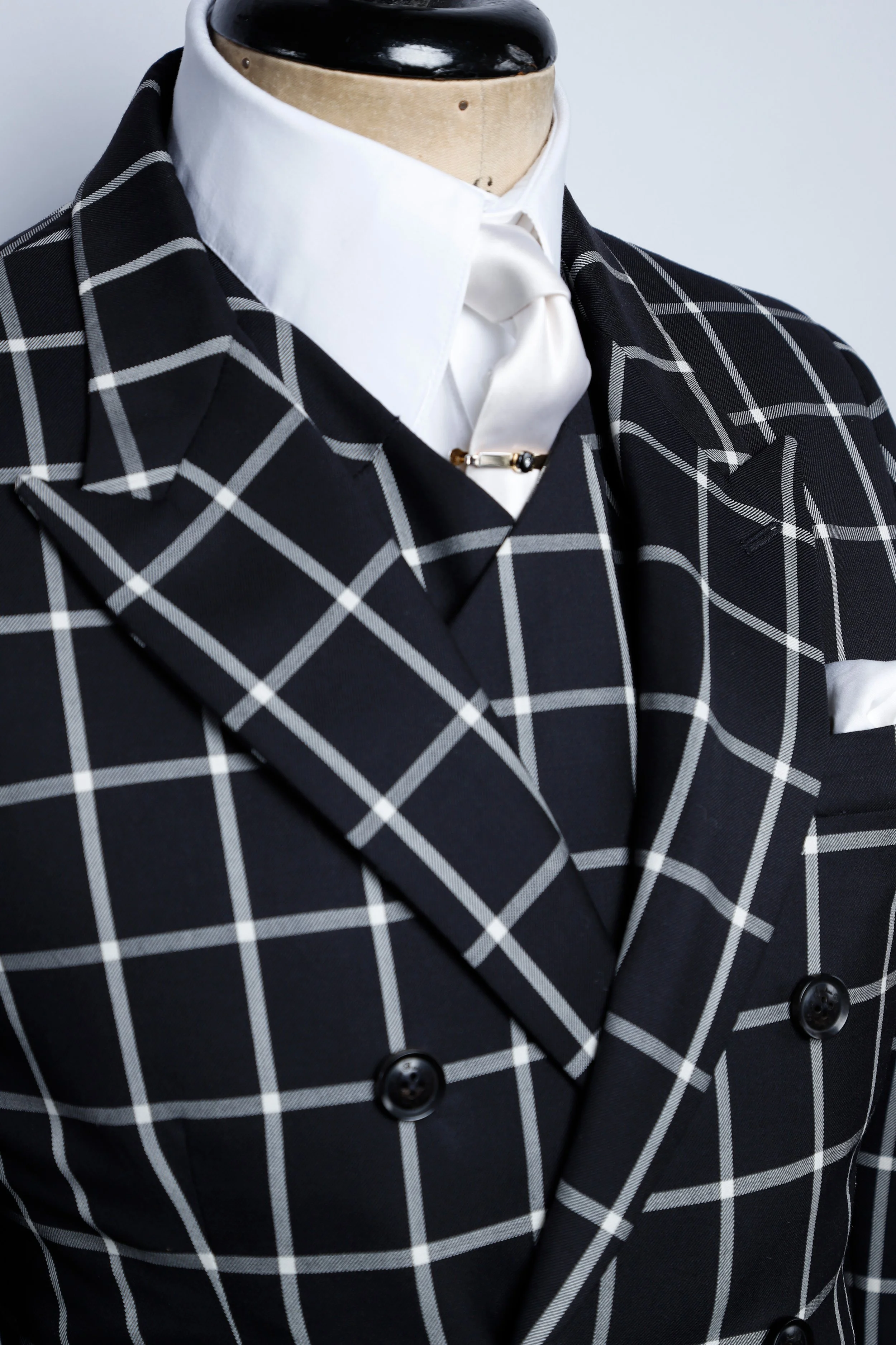 window pane suit detail.jpg