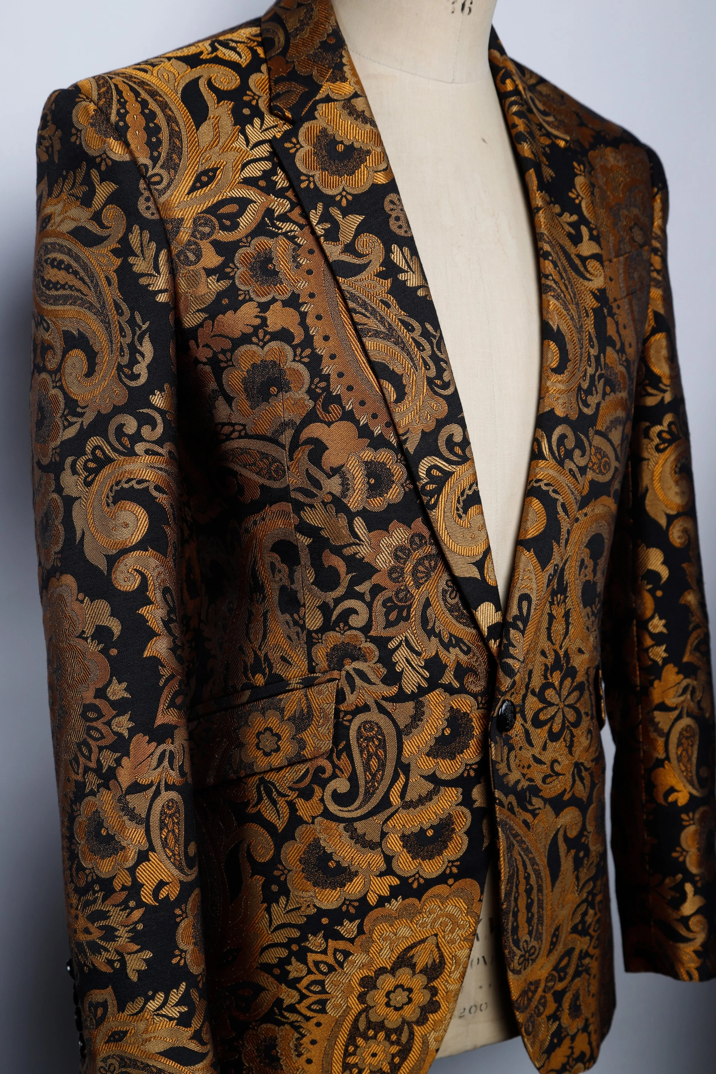 gold pasiley front.jpg