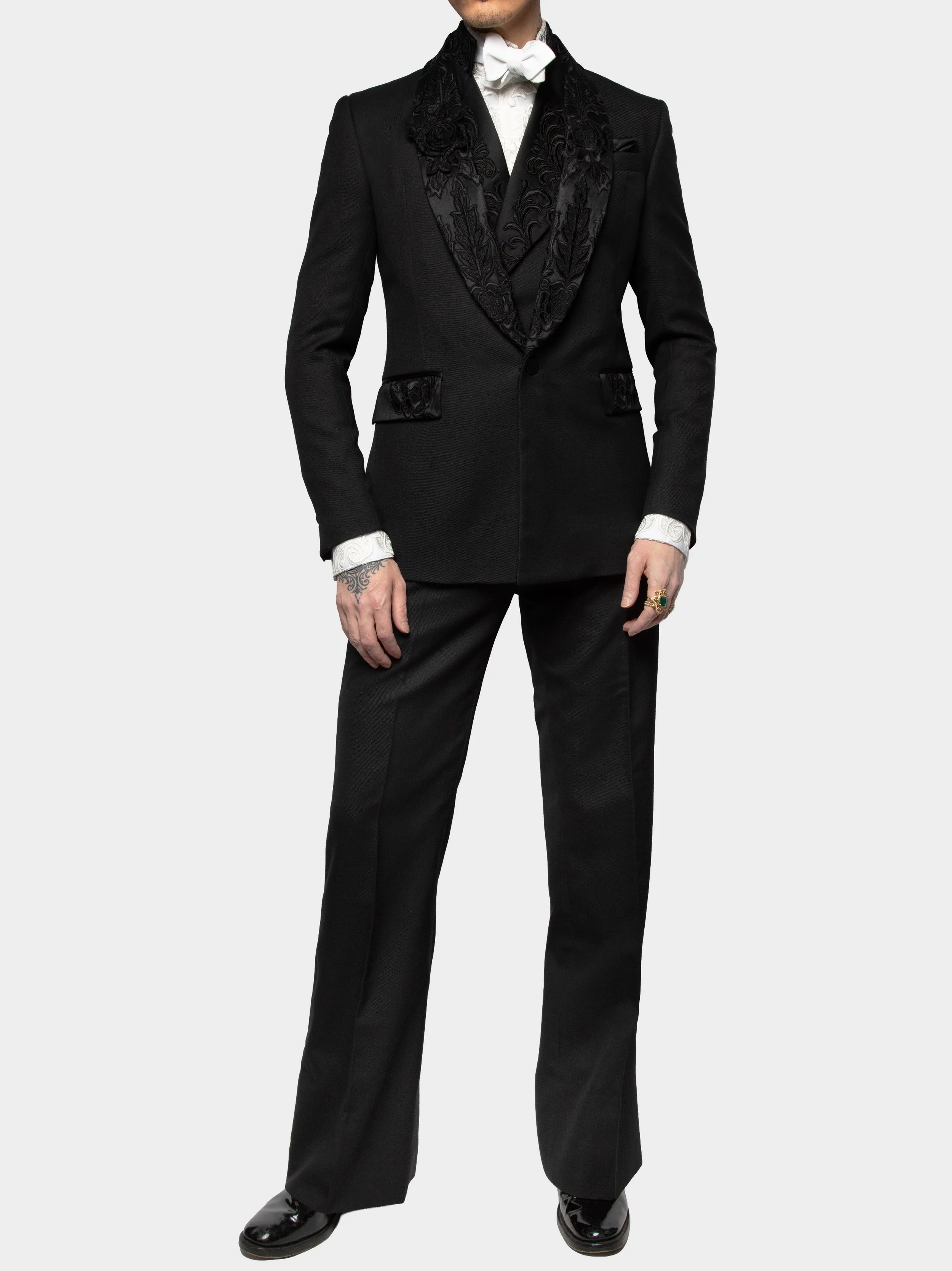 BLACK EMBDOIDERY LAPLE.jpg