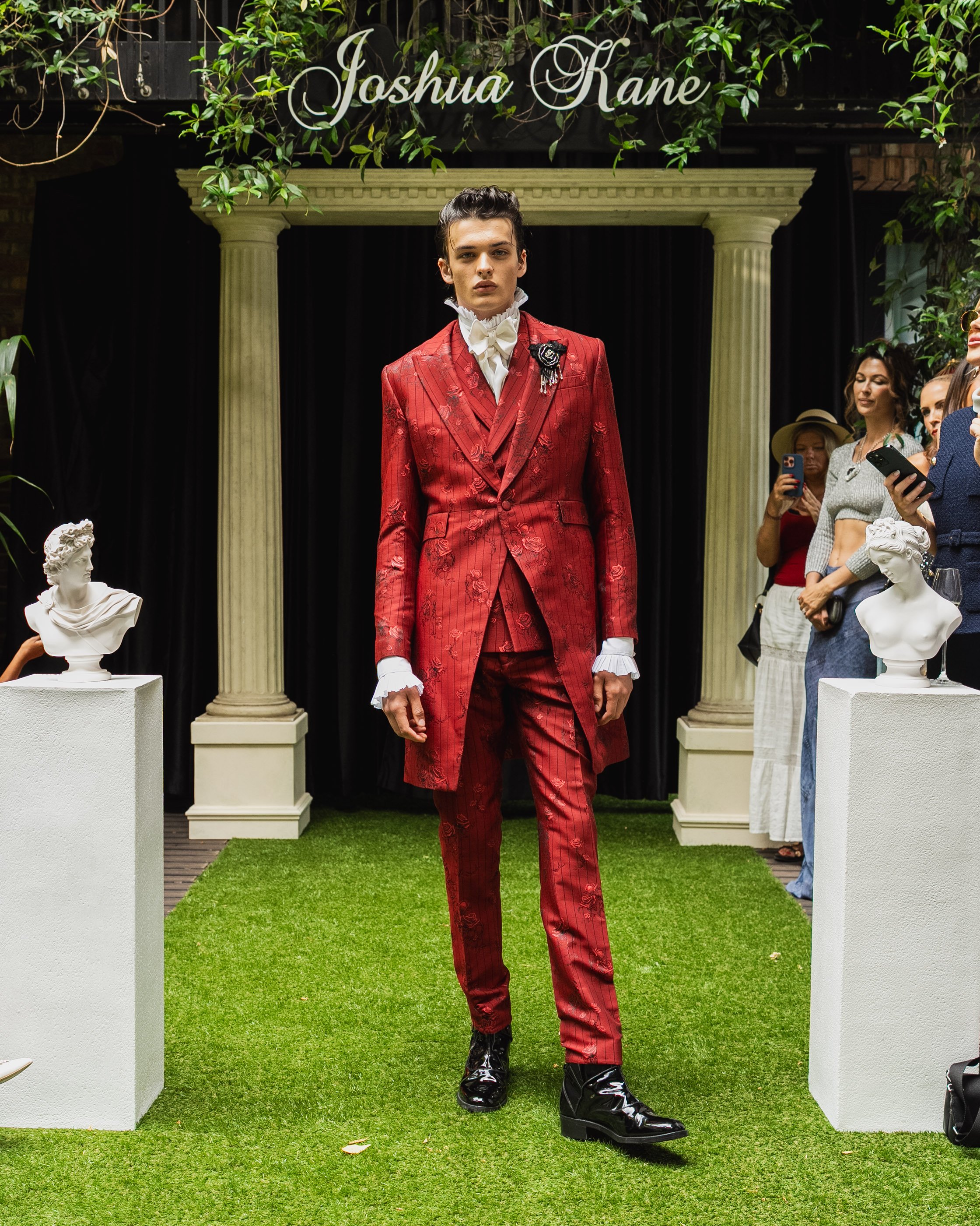 Look 10