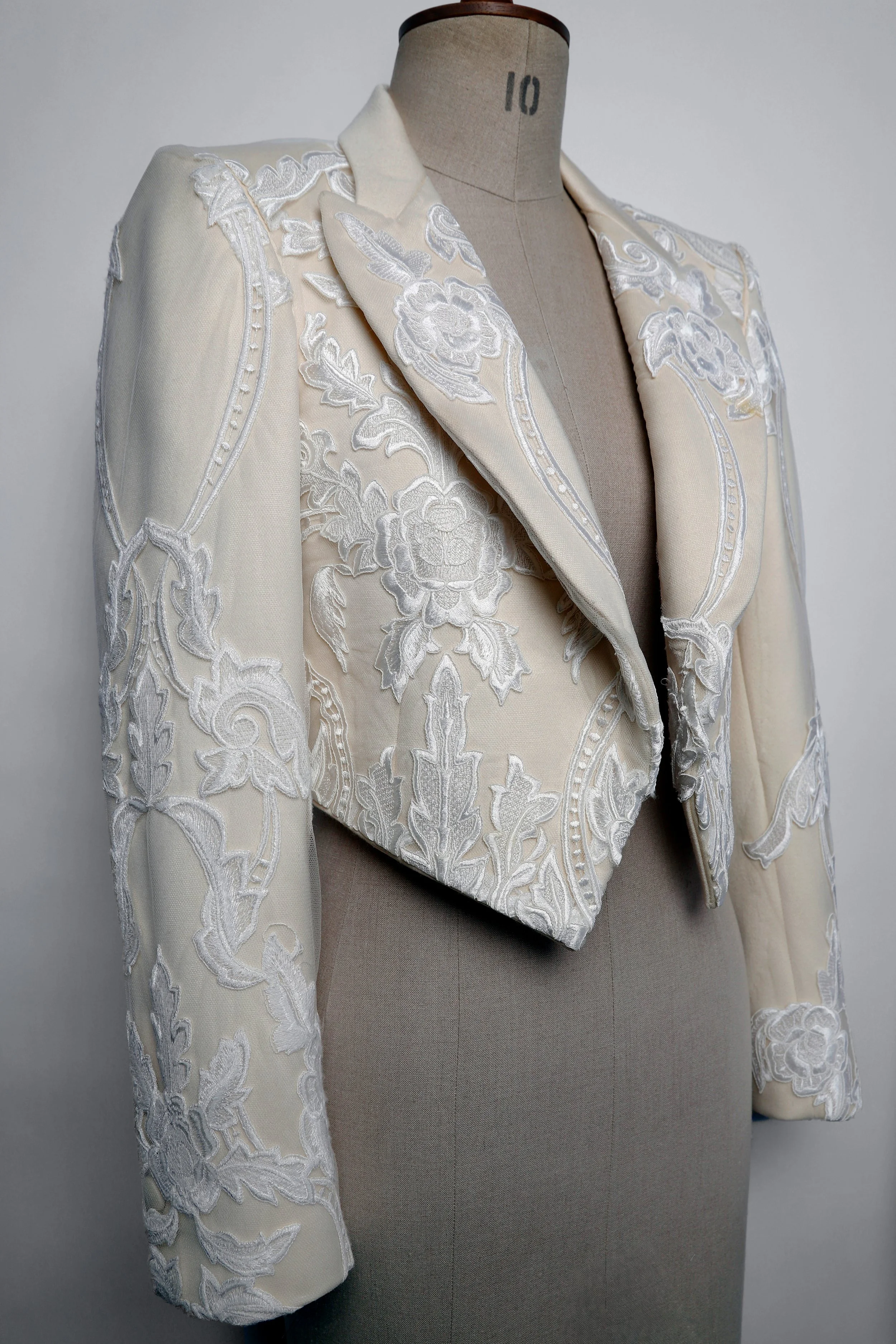 CROPPED IVORY JACKET WITH EMBROIDRY.jpg