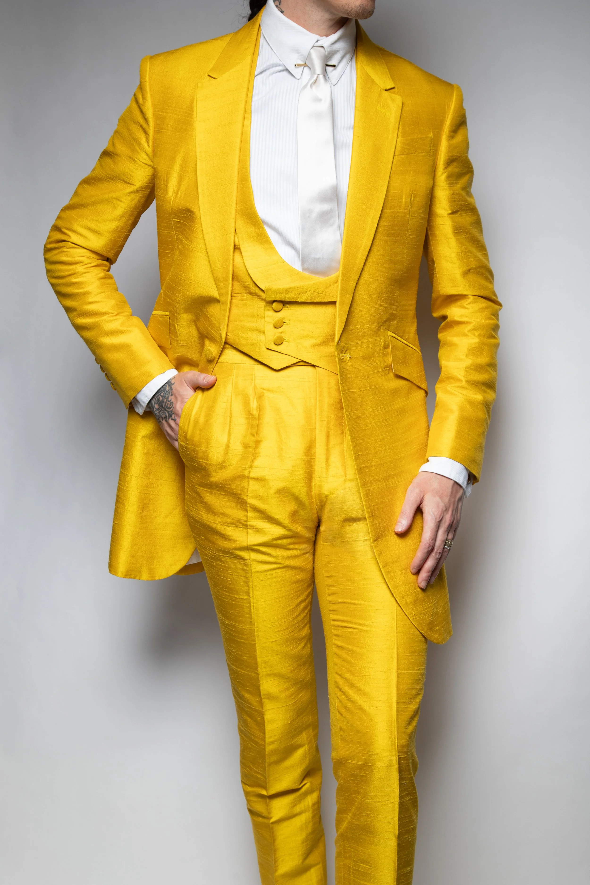 YELLOW SUIT 5.jpg