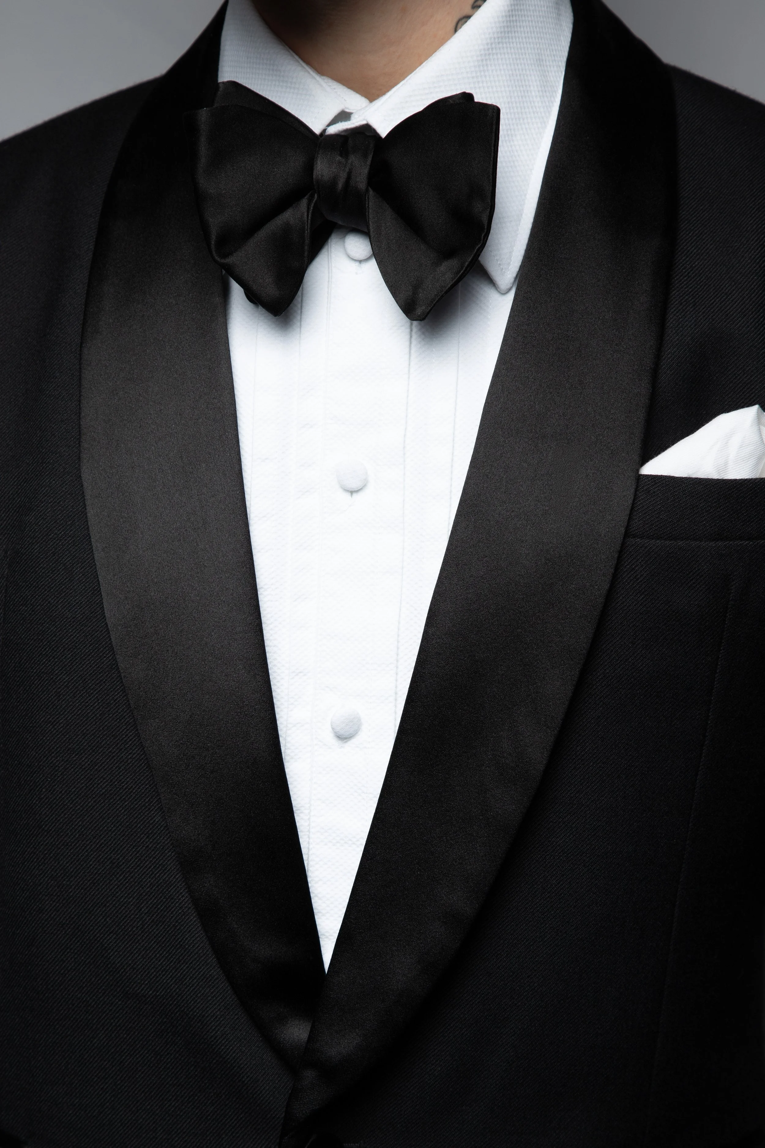 BLACK SILK BOWTIE 2.jpg