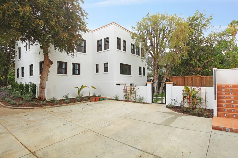 1052 New York Drive Altadena — Rob M Diaz Los Angeles Real Estate