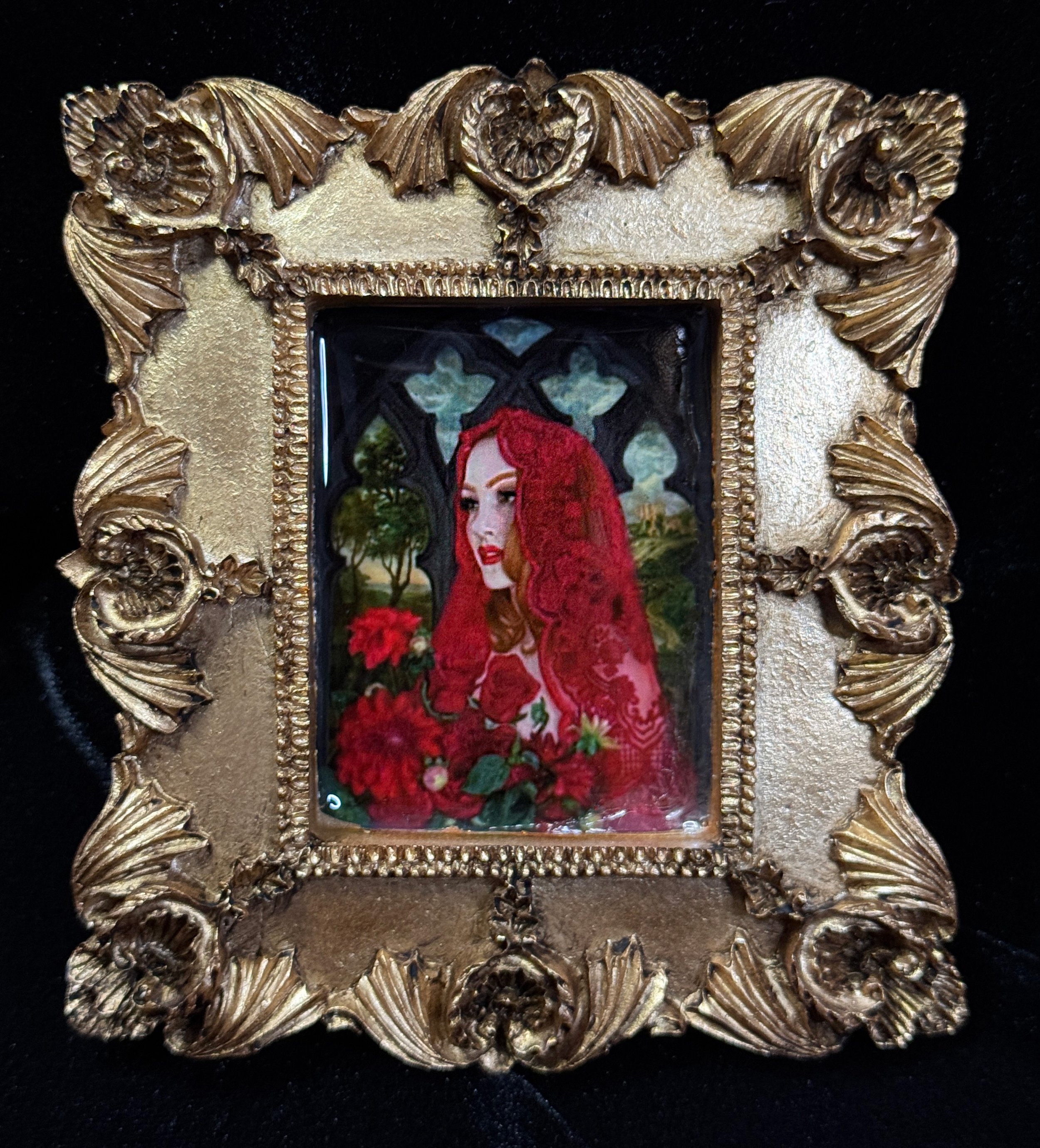 Large Magnet Antique Gold La Rosa Benedetta 1.jpg