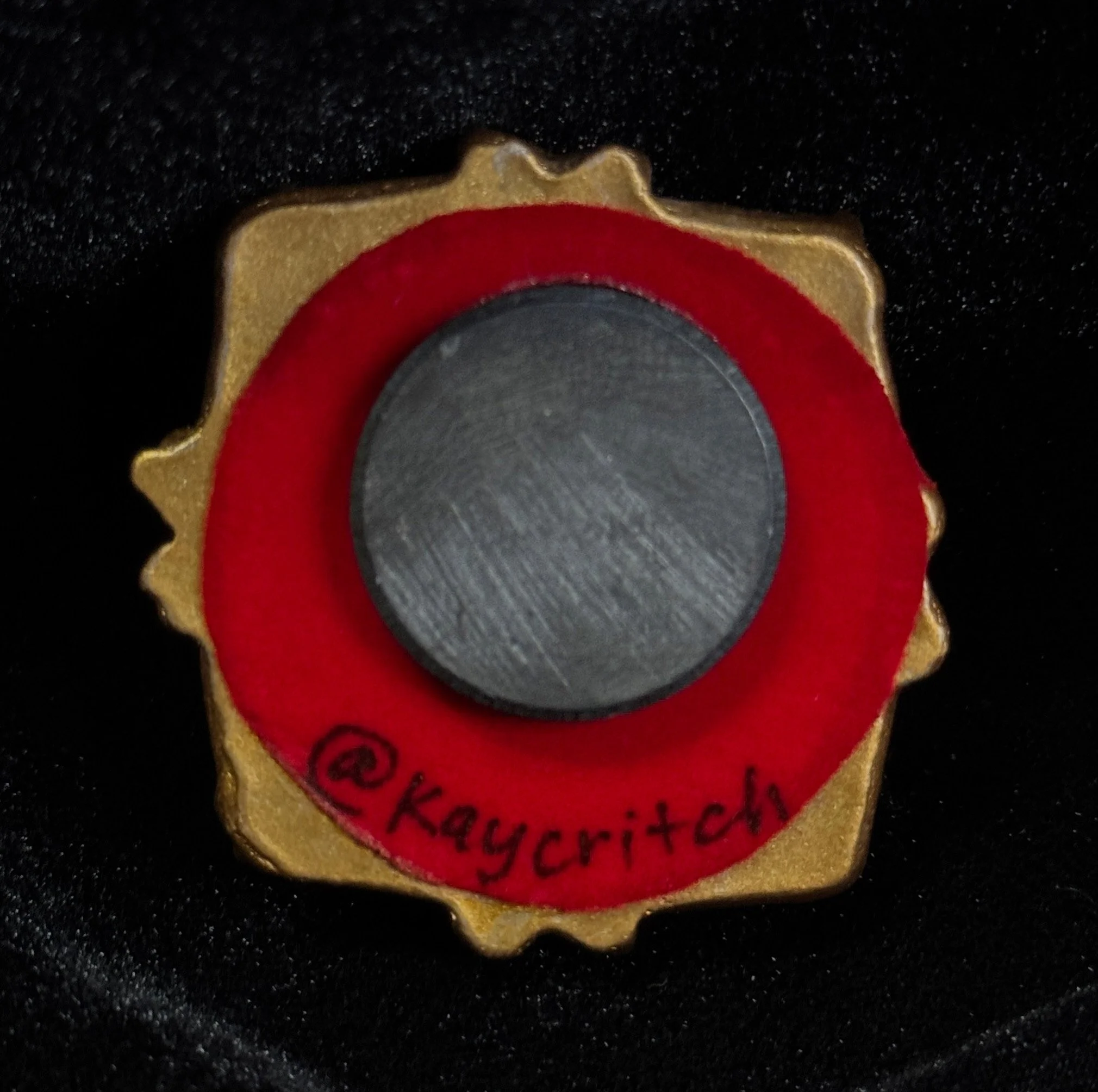 Small Magnet Swan 2.jpg