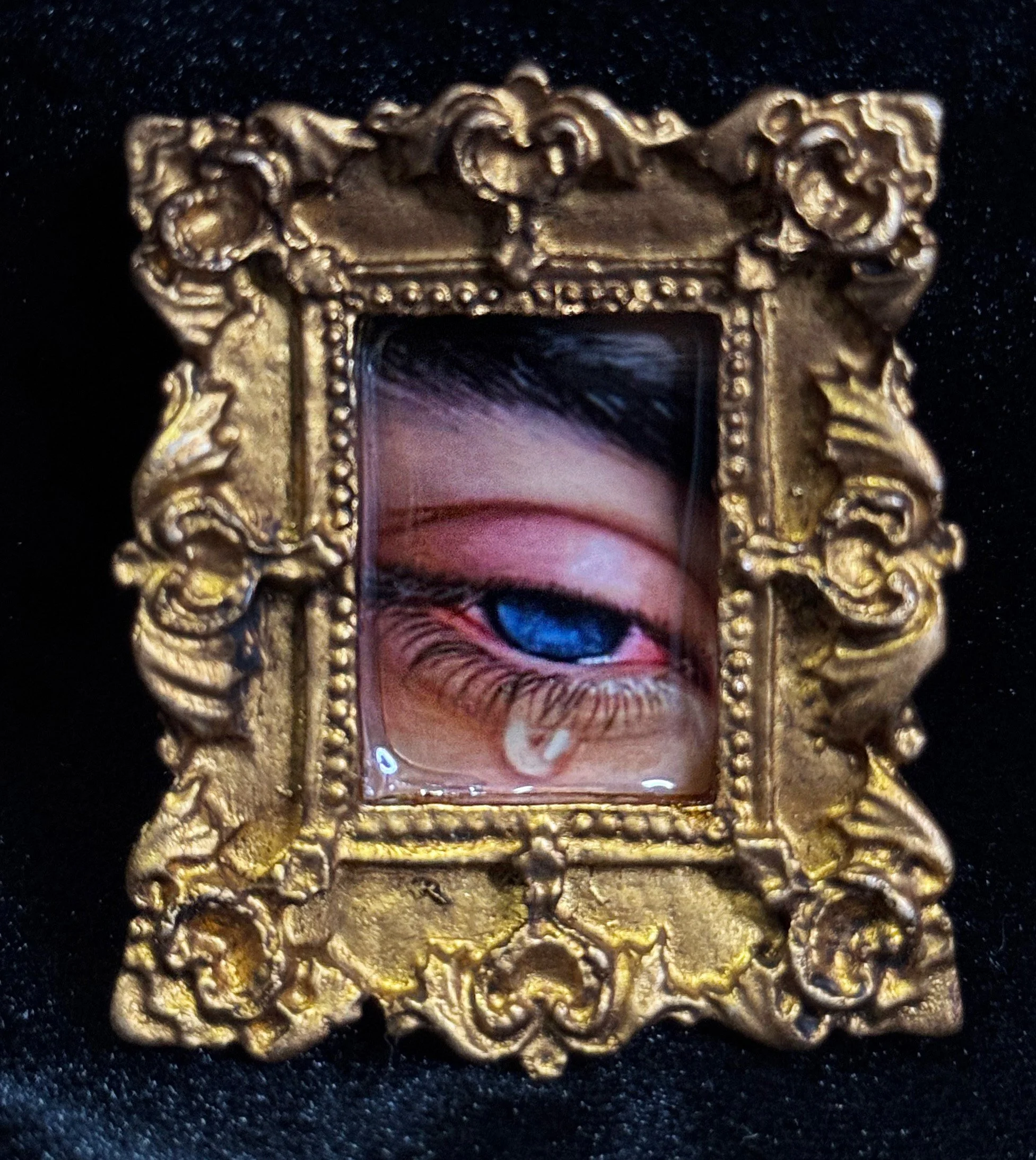 Small Magnet Crying Eye 1.jpg