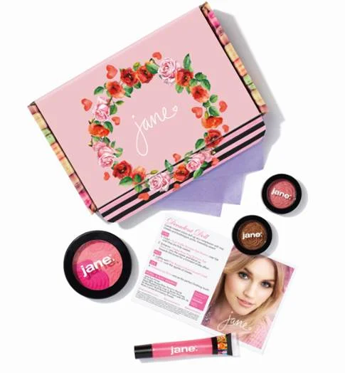 This “Look In a Box” Is Worth Your Double Take