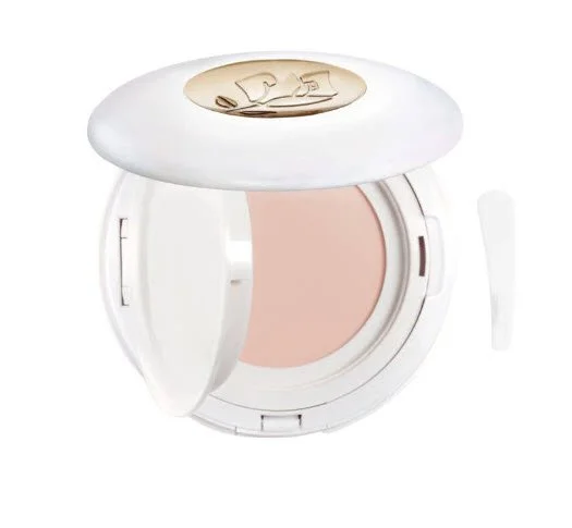 This Priming Serum Keeps Skin Hydrated and Maintains An All-Day Glow