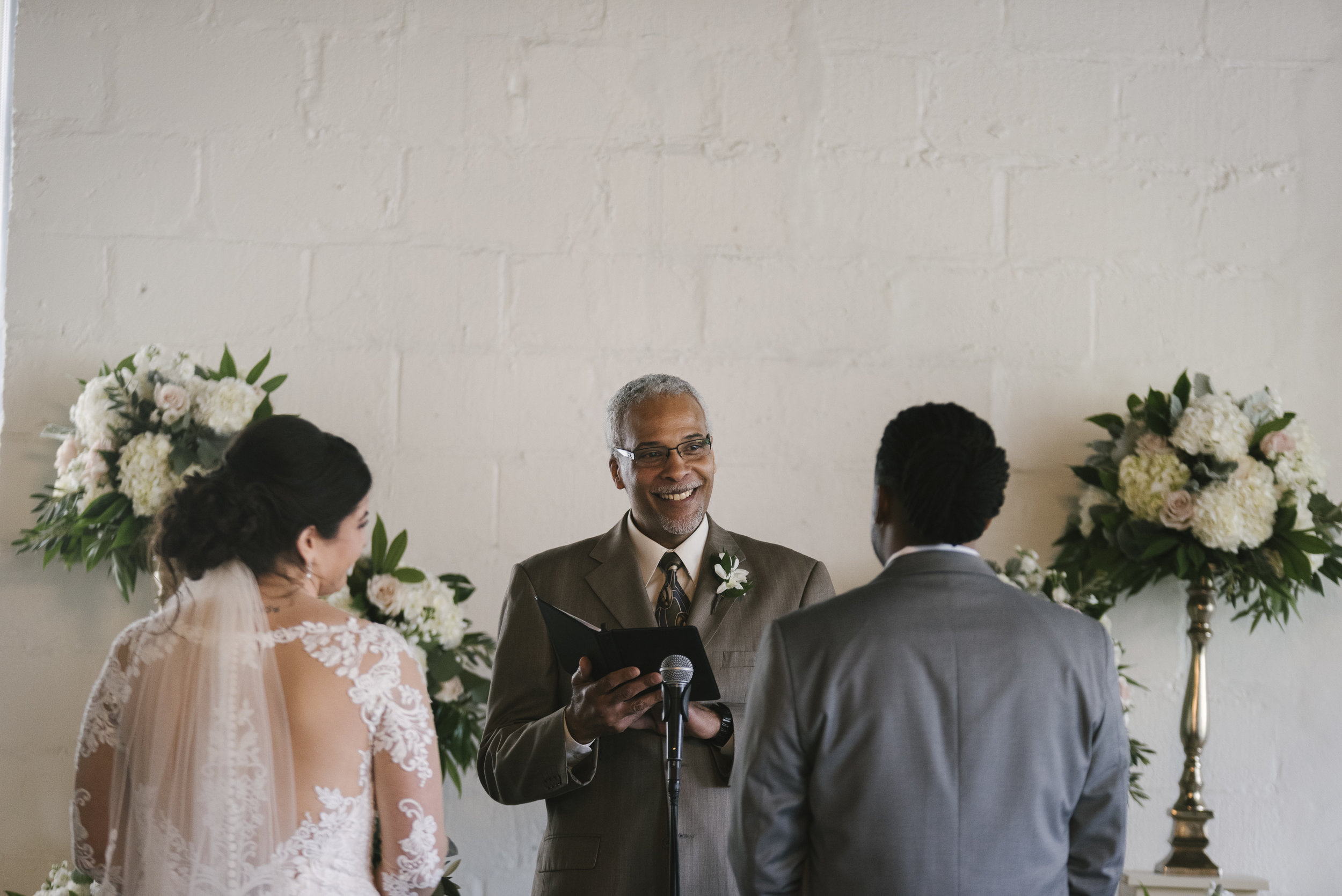 rochester-wedding-photographer-arbor-loft-33.jpg
