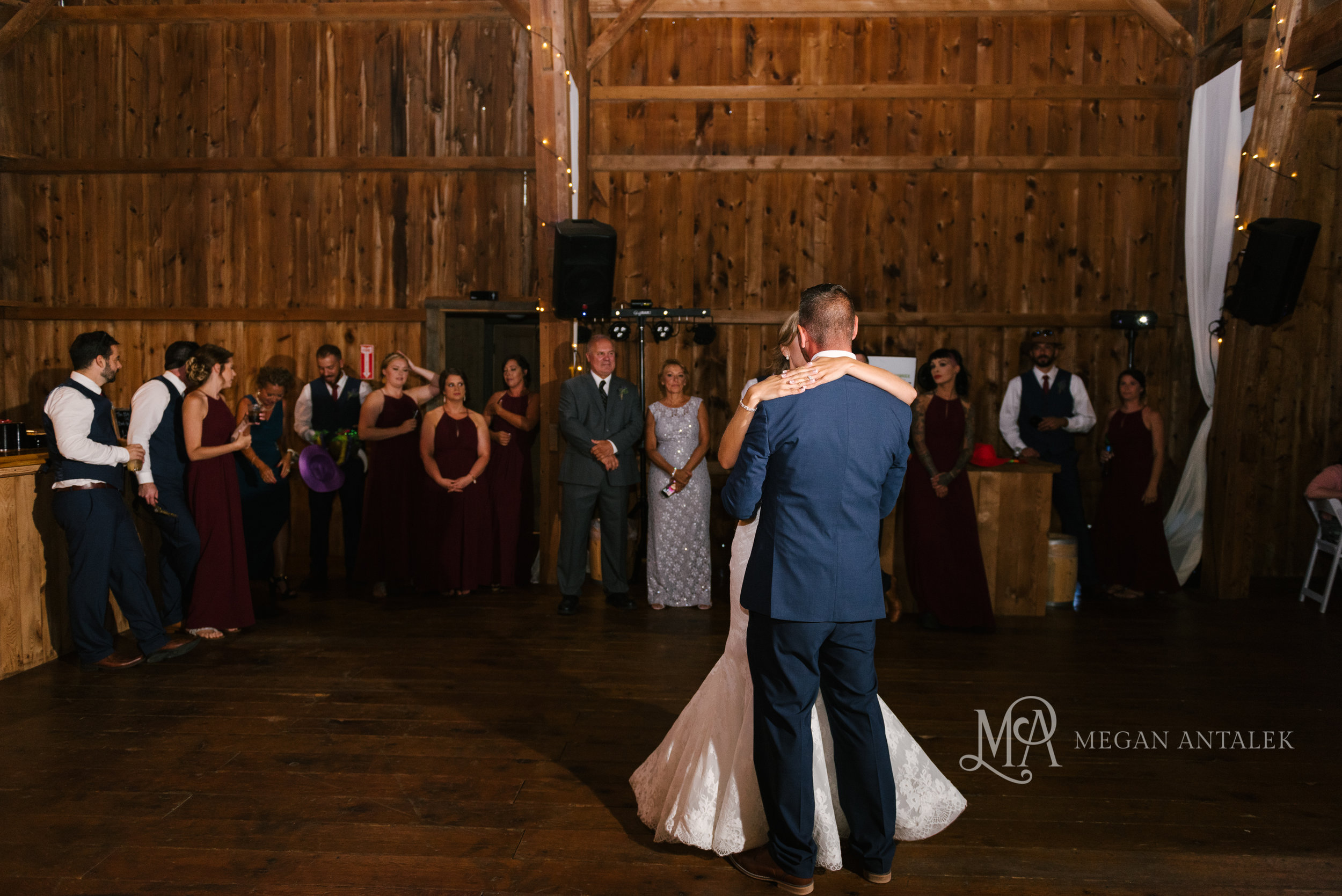 cobblestone-wedding-barn-rochester-photography-36.jpg