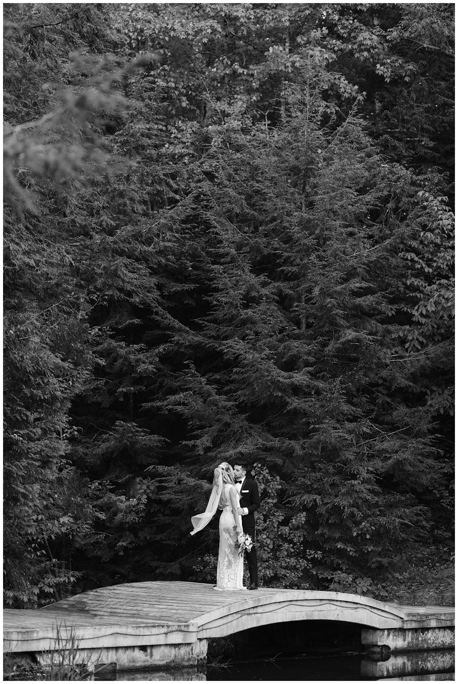 friends-lake-inn-rochester-wedding-photographer (19).jpg